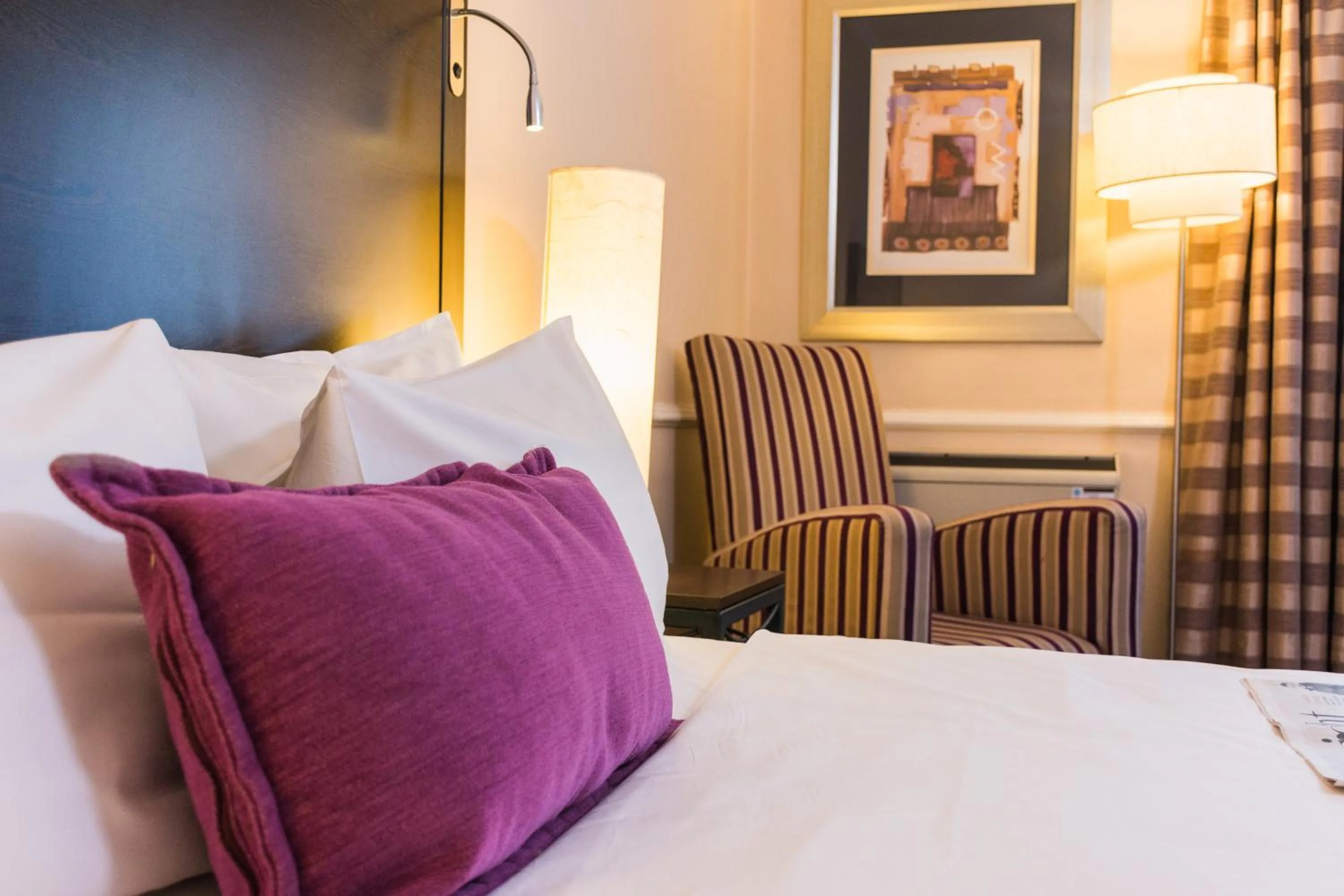 Bedroom, Bed in Mercure Johannesburg Randburg