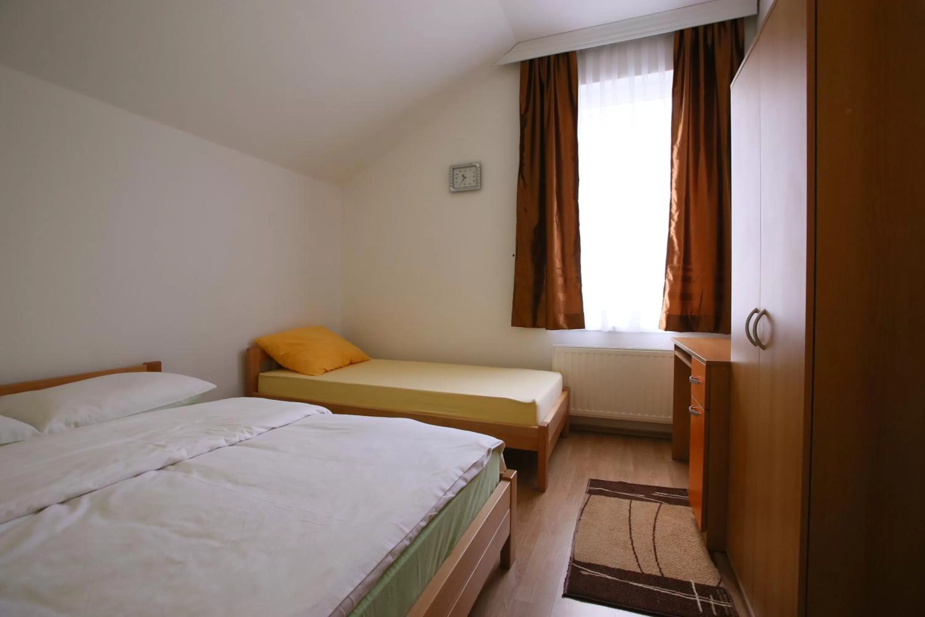 Photo of the whole room, Bed in Motel Maks