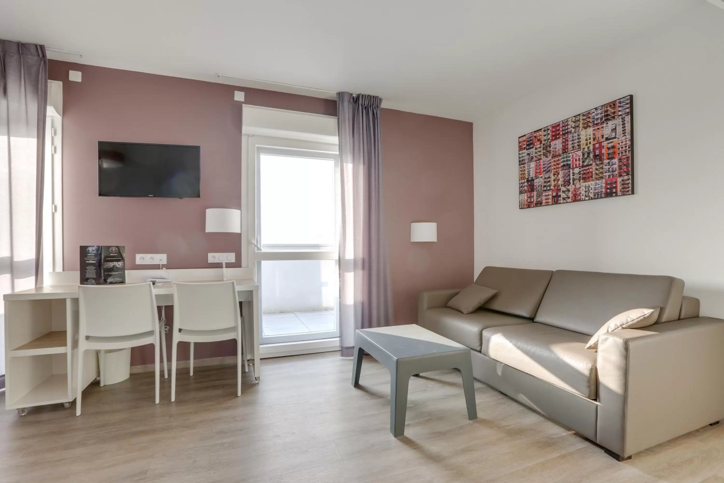 TV and multimedia in All Suites Appart Hôtel - Choisy-le-Roi