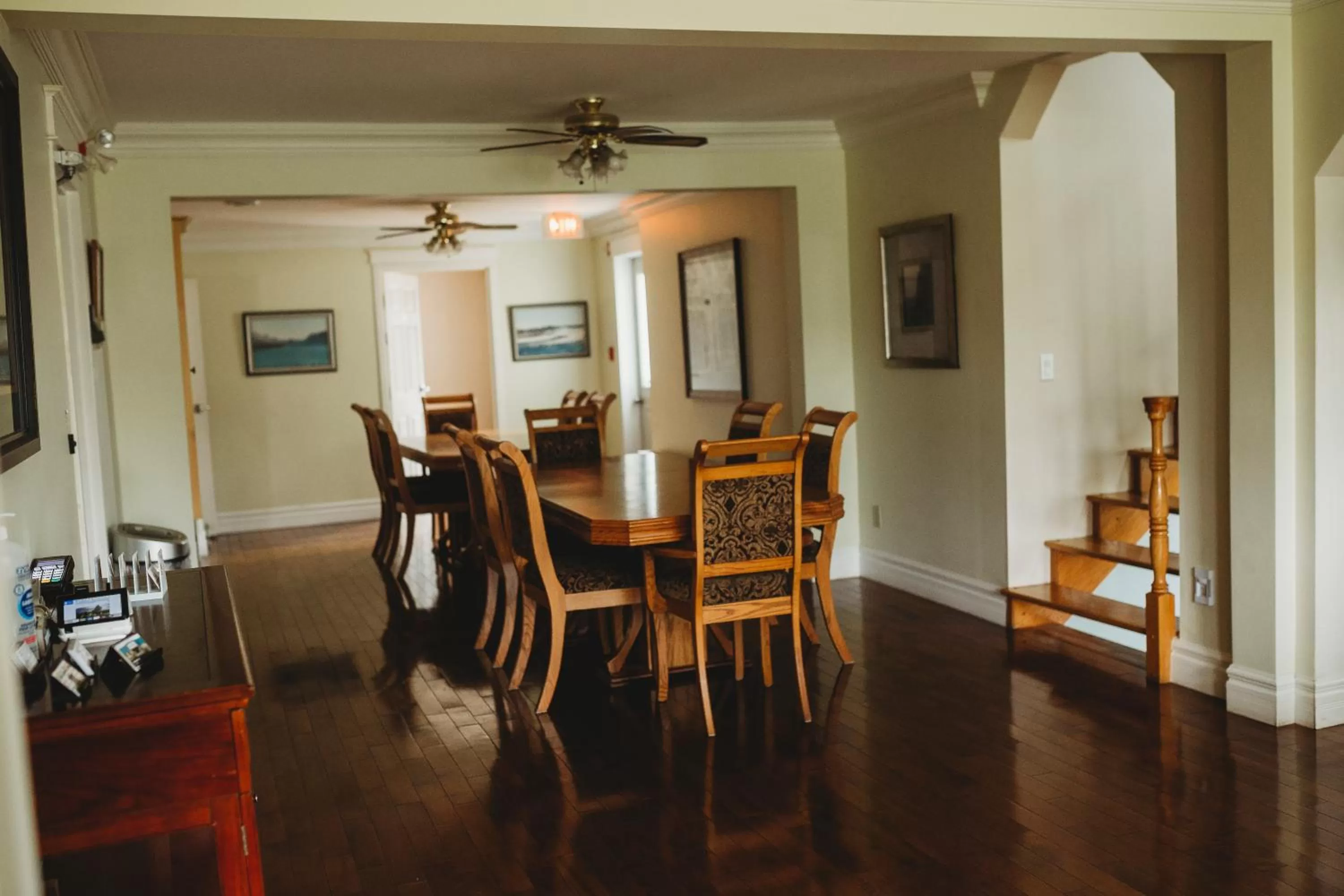 Dining area in Carriage House Inn Four and a Half Stars