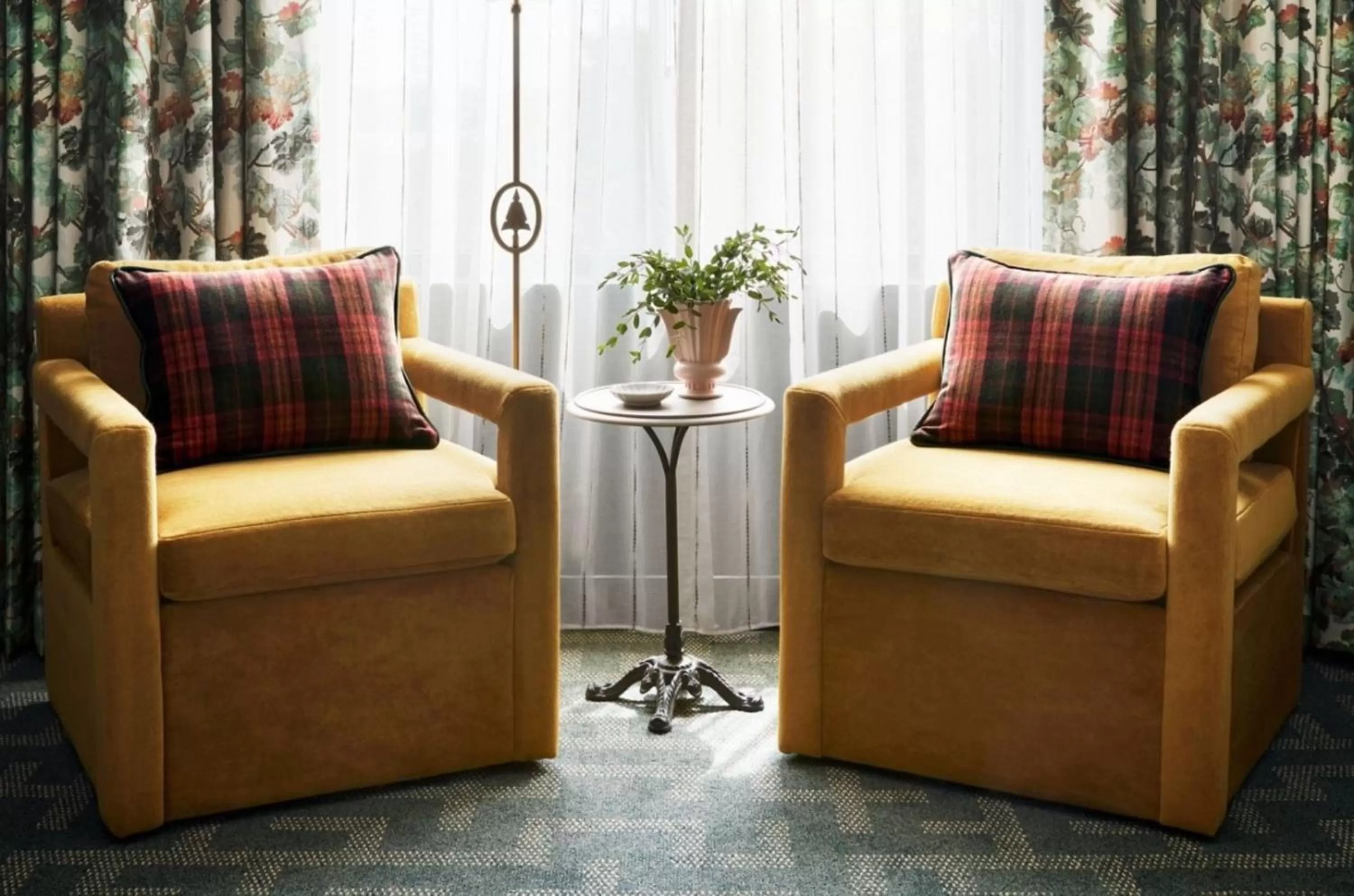 Seating area in Graduate by Hilton East Lansing