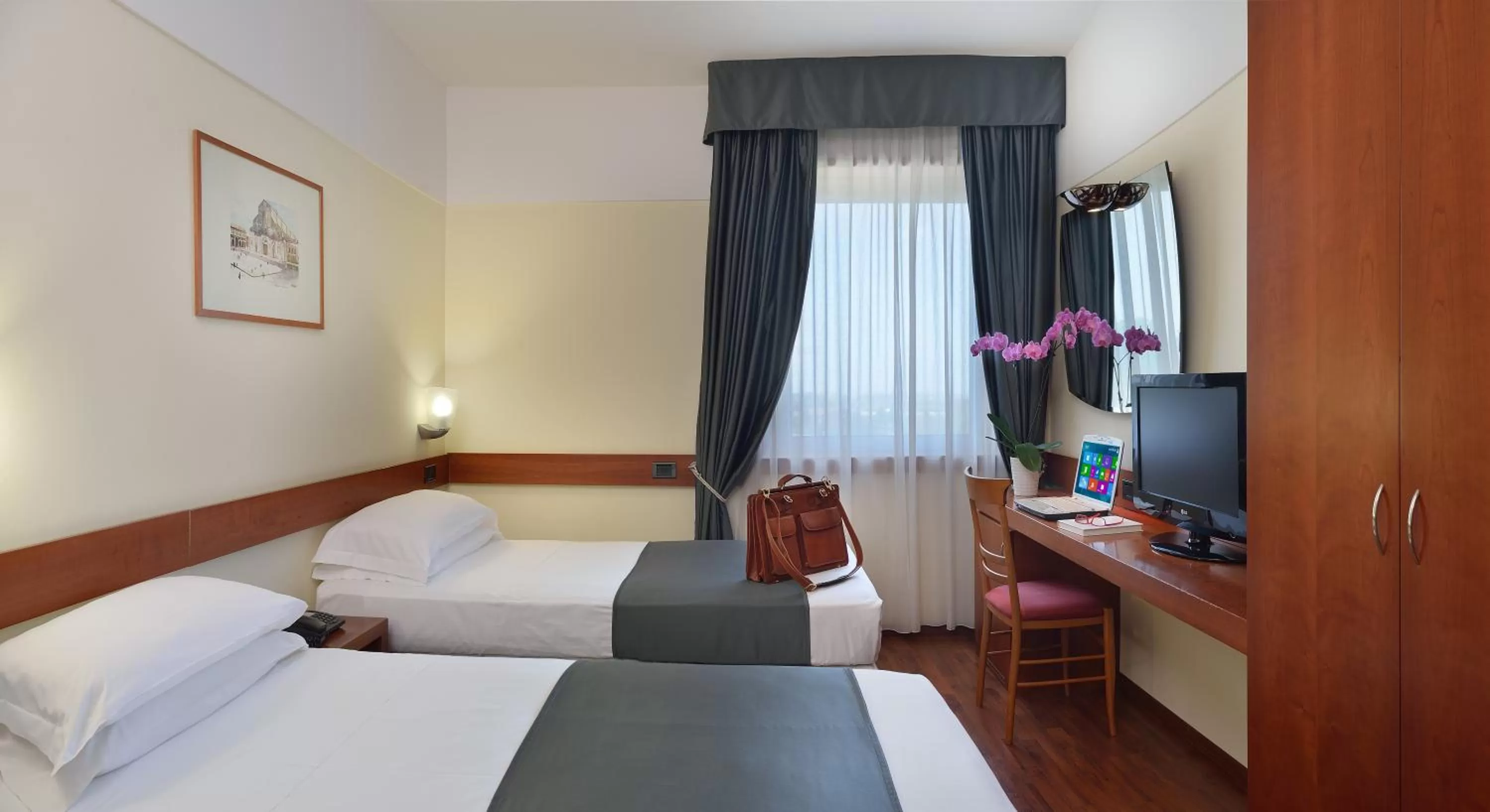 Bedroom, Bed in Hotel Bologna Airport