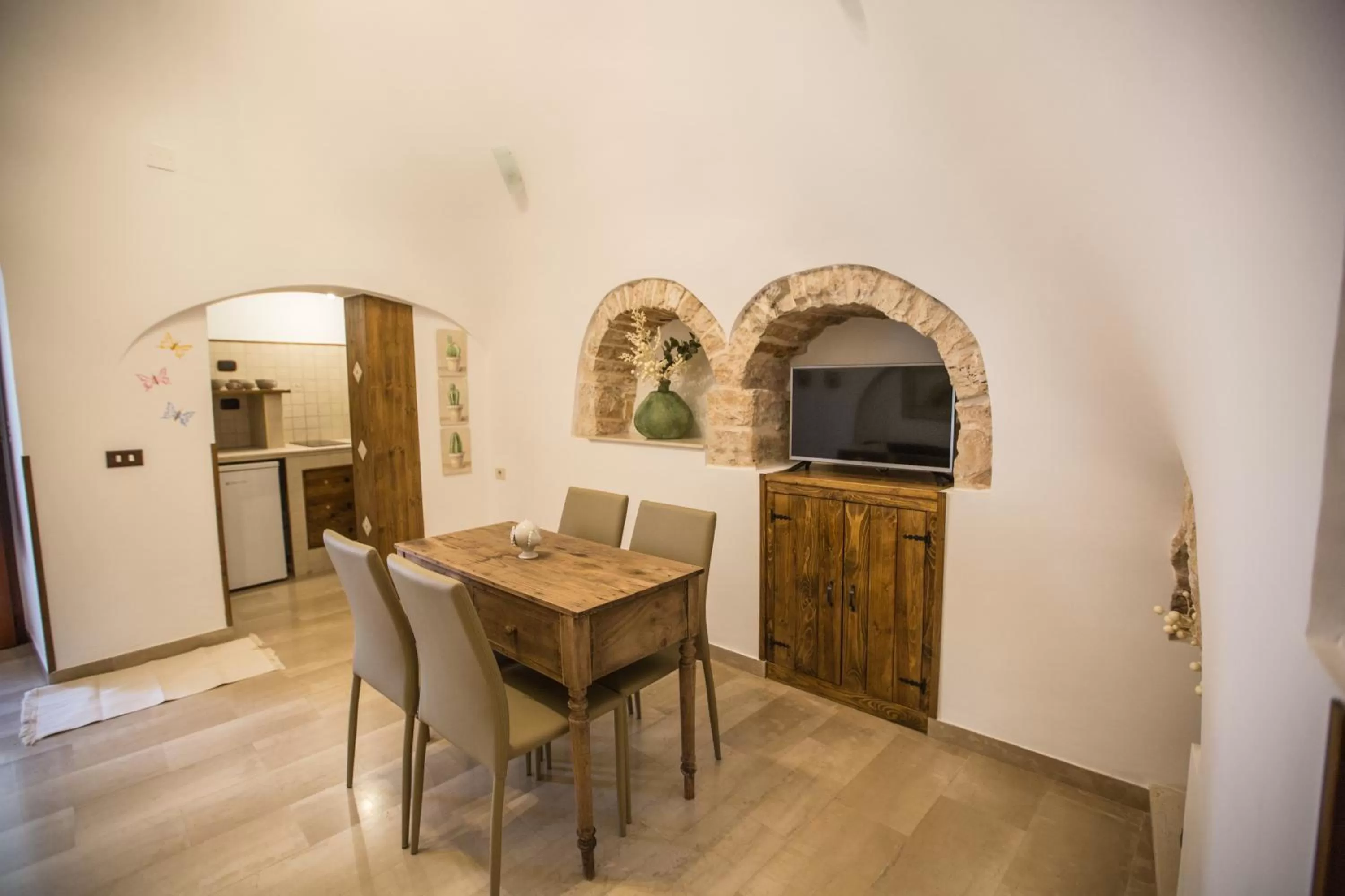 Dining Area in Trulli Antichi Mestieri - Widespread Trulli in the historic center