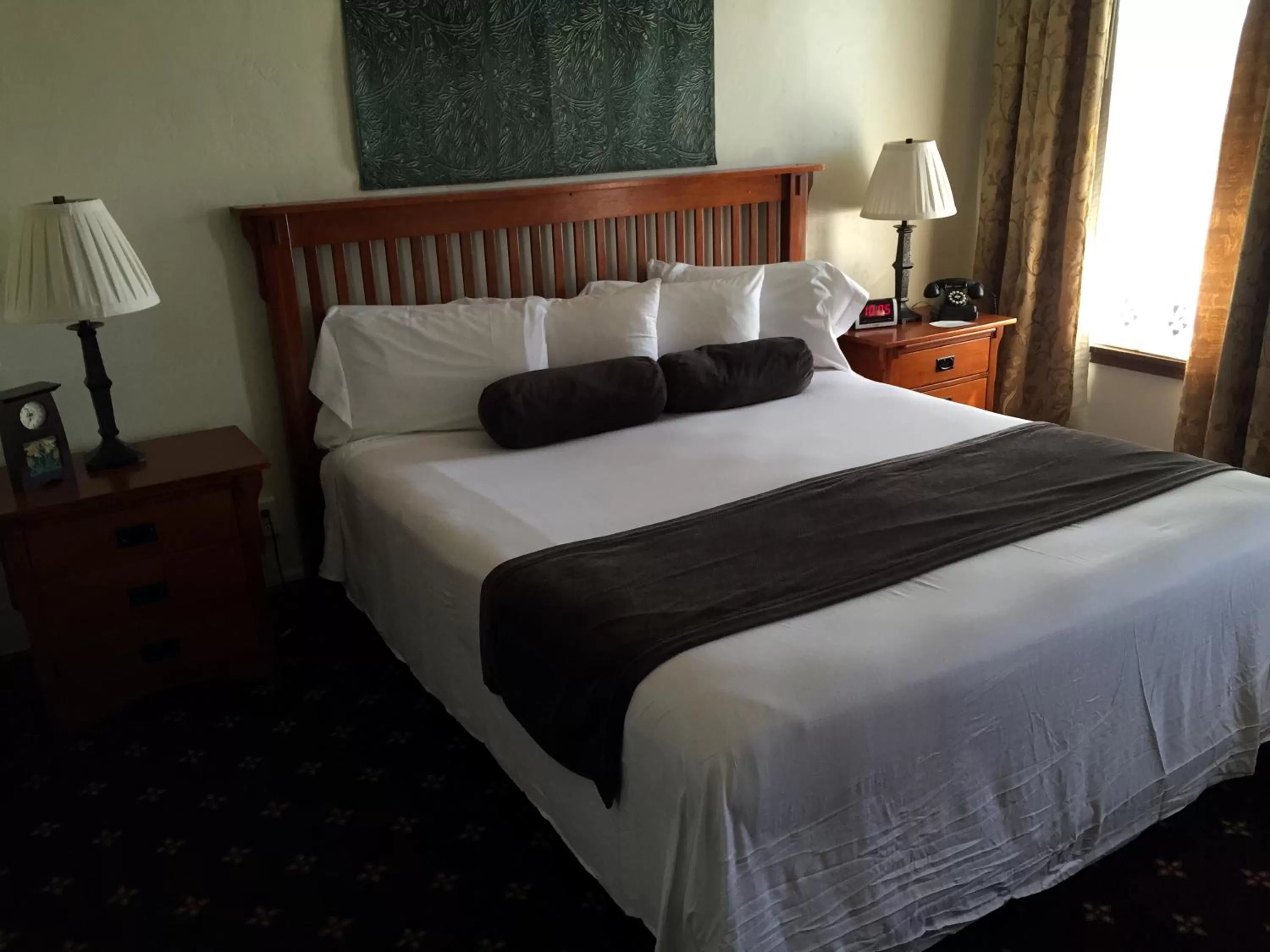 Bedroom, Bed in Boulder Dam Hotel