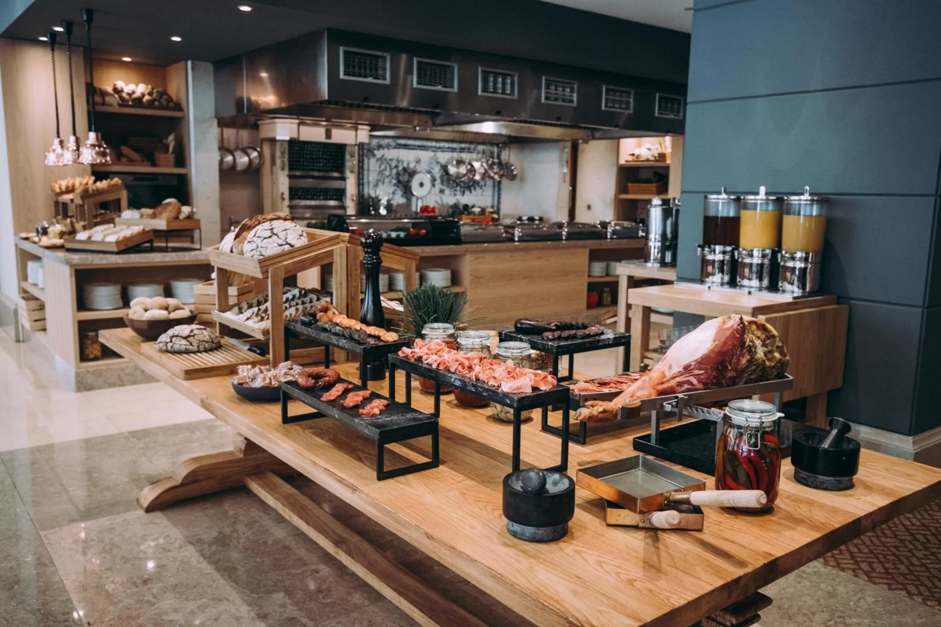 Restaurant/places to eat in Corinthia Lisbon