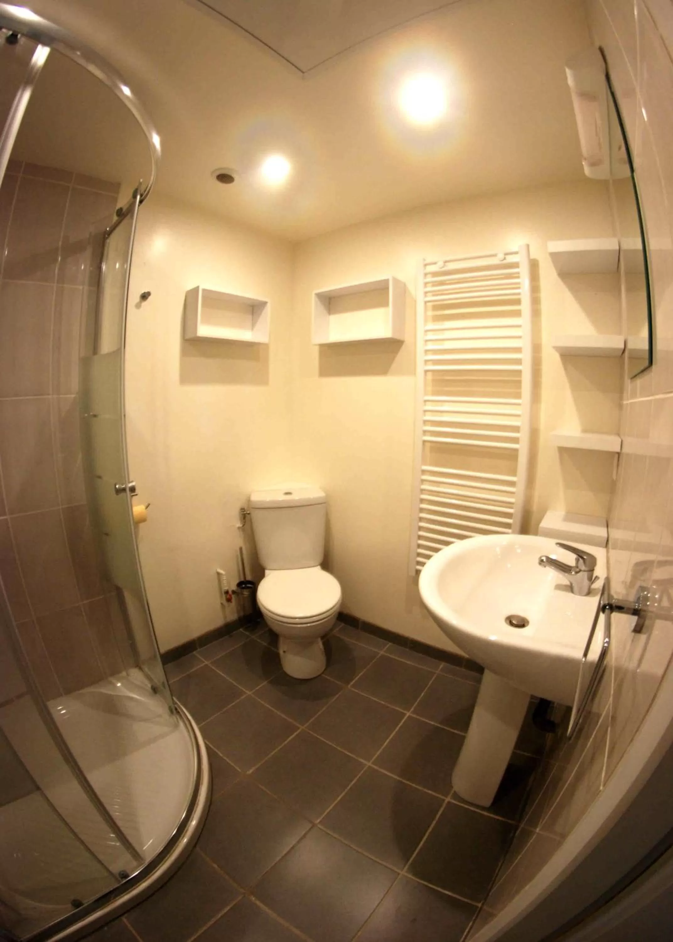 Bathroom in Apparthotel Douai Gare