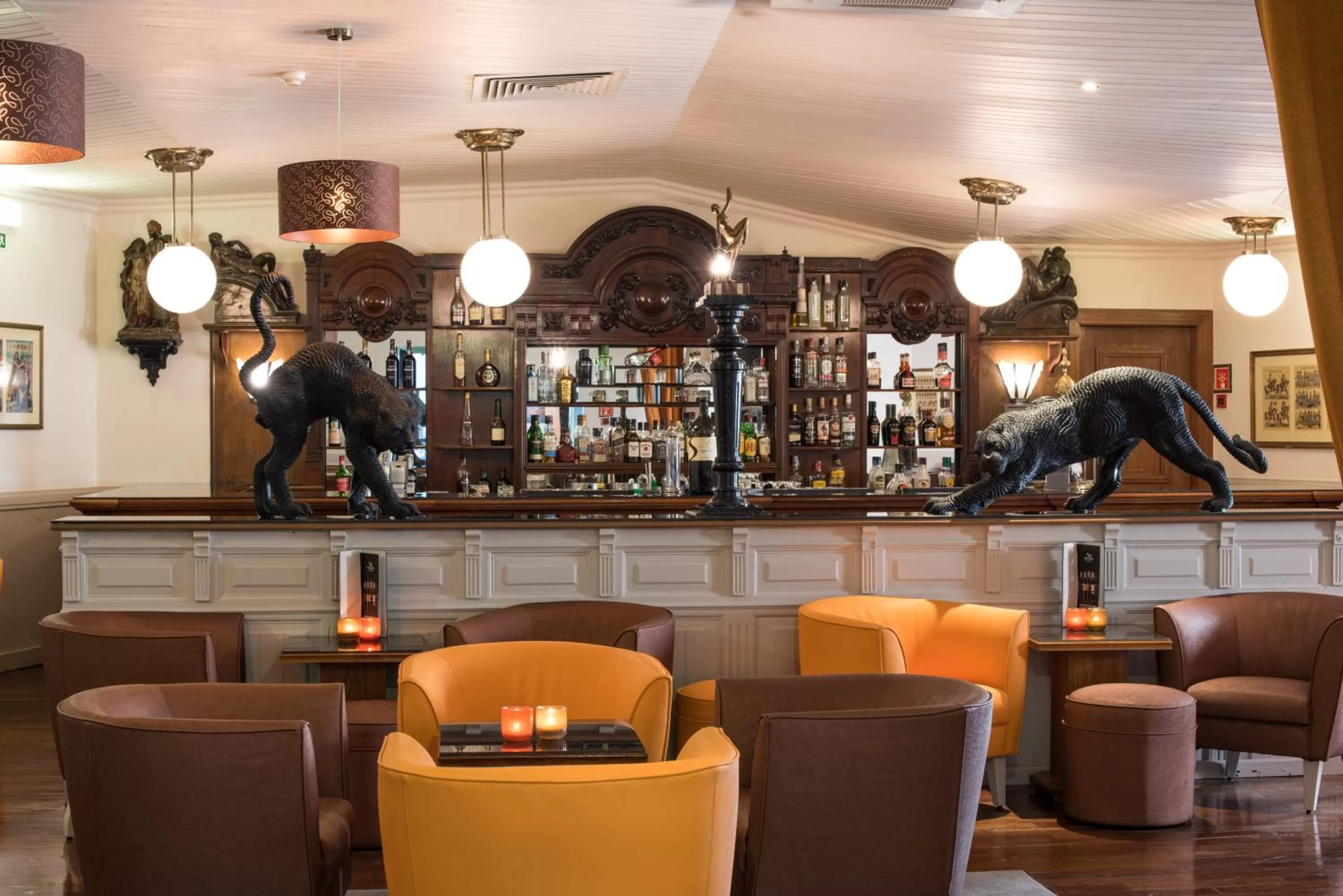 Lounge or bar in Vila Galé Estoril
