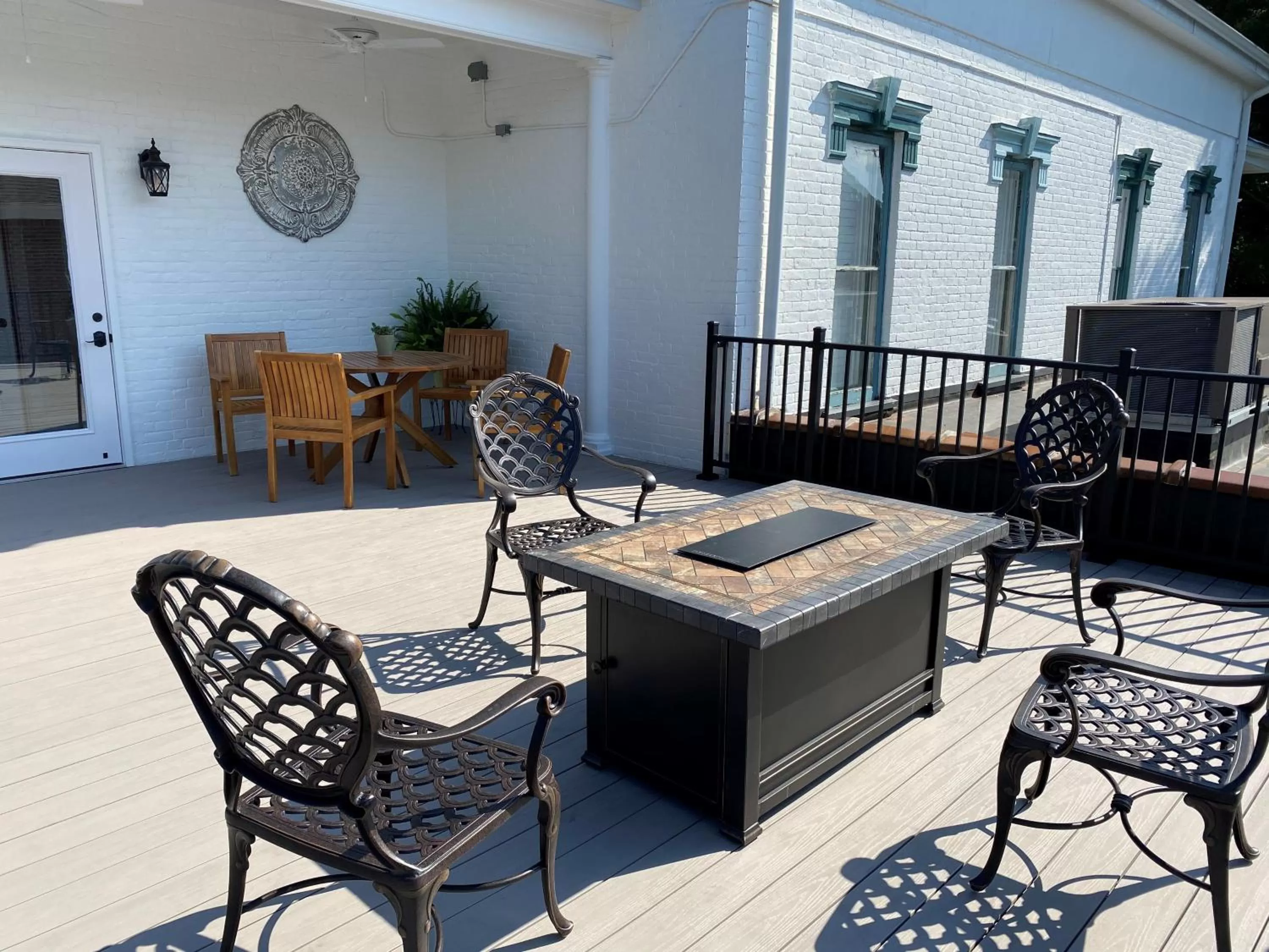 Patio in Belle Louise Historic Bed & Breakfast