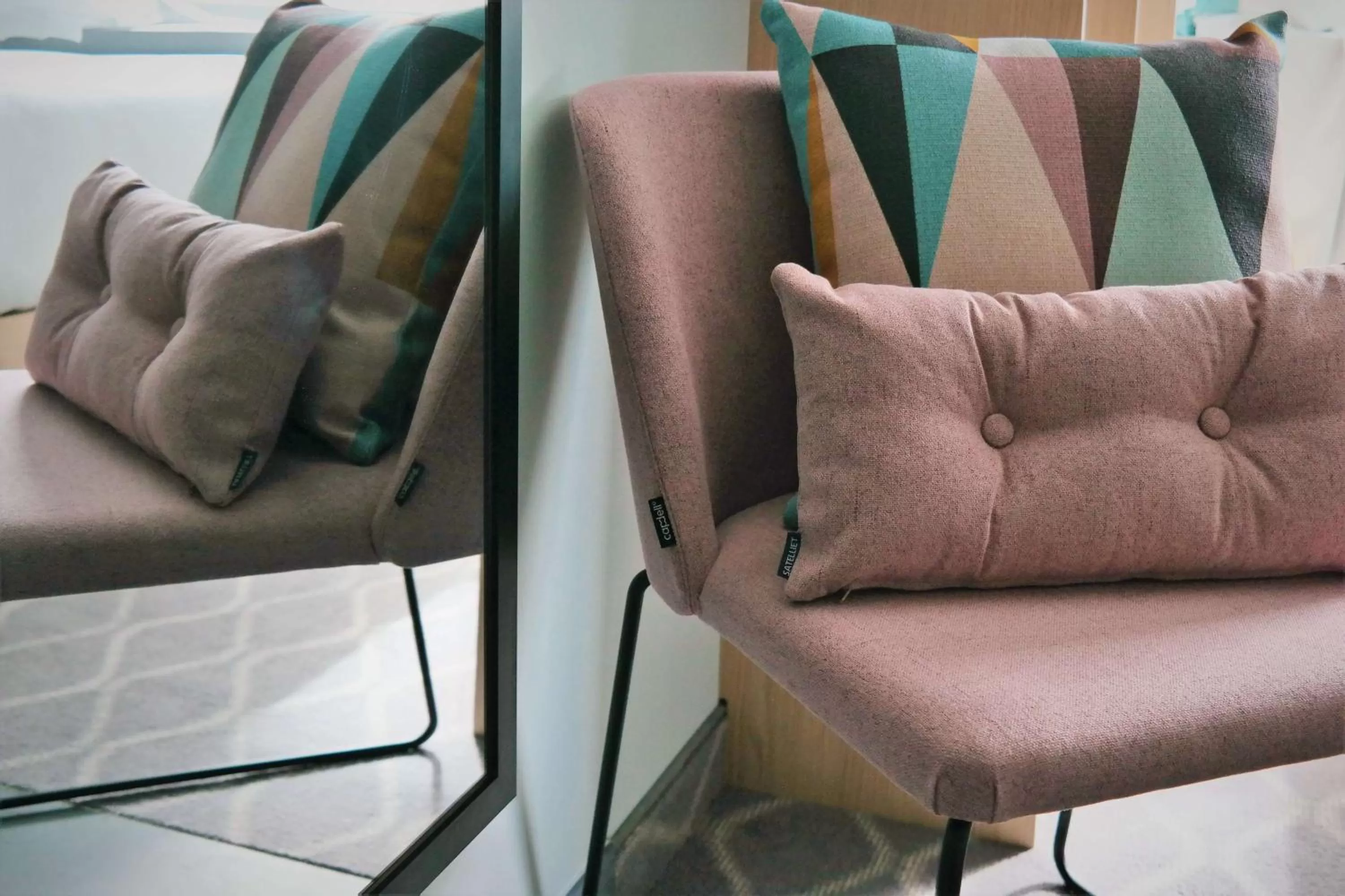 Photo of the whole room in Hampton By Hilton Utrecht Centraal Station