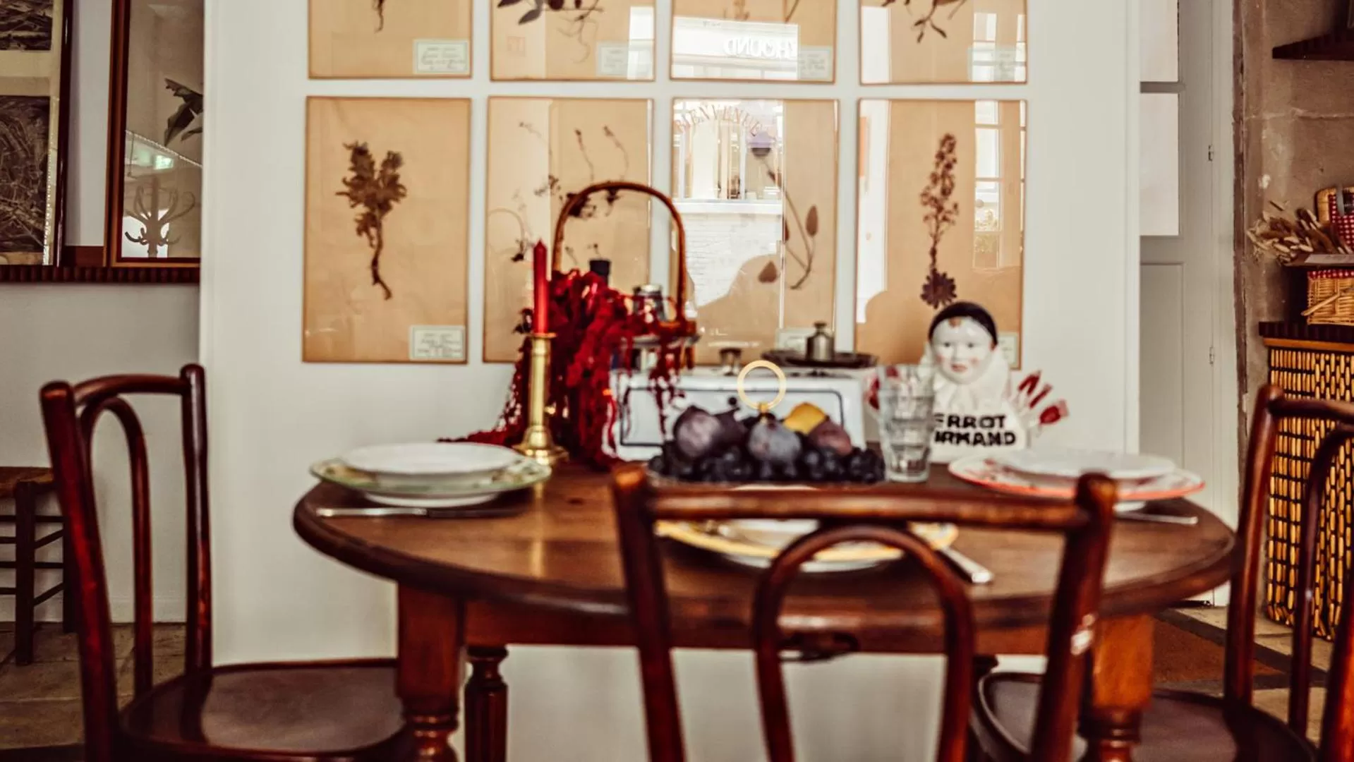 Restaurant/places to eat in Maison Saintonge