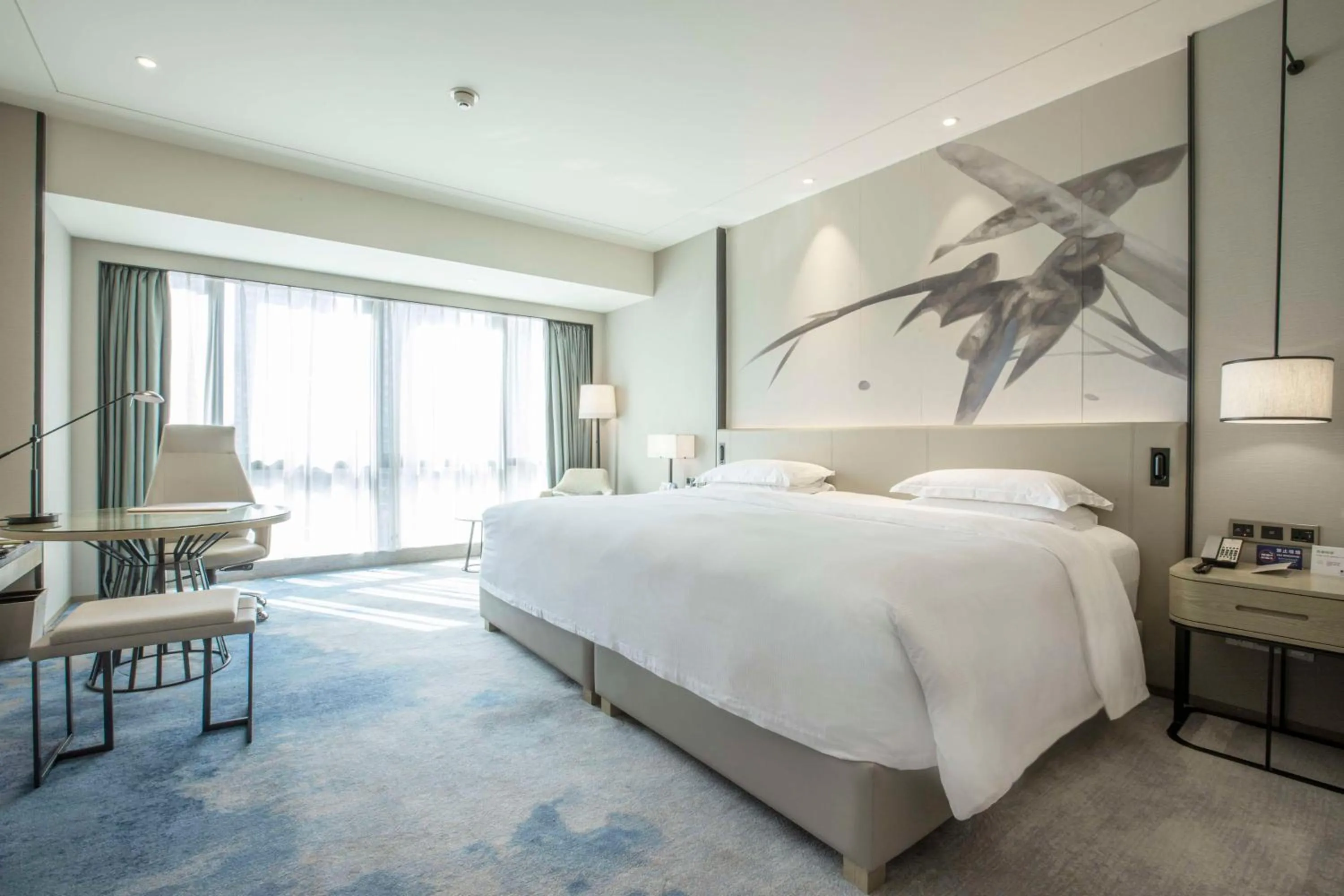 Bedroom, Bed in DoubleTree by Hilton Hotel Shenzhen Longhua