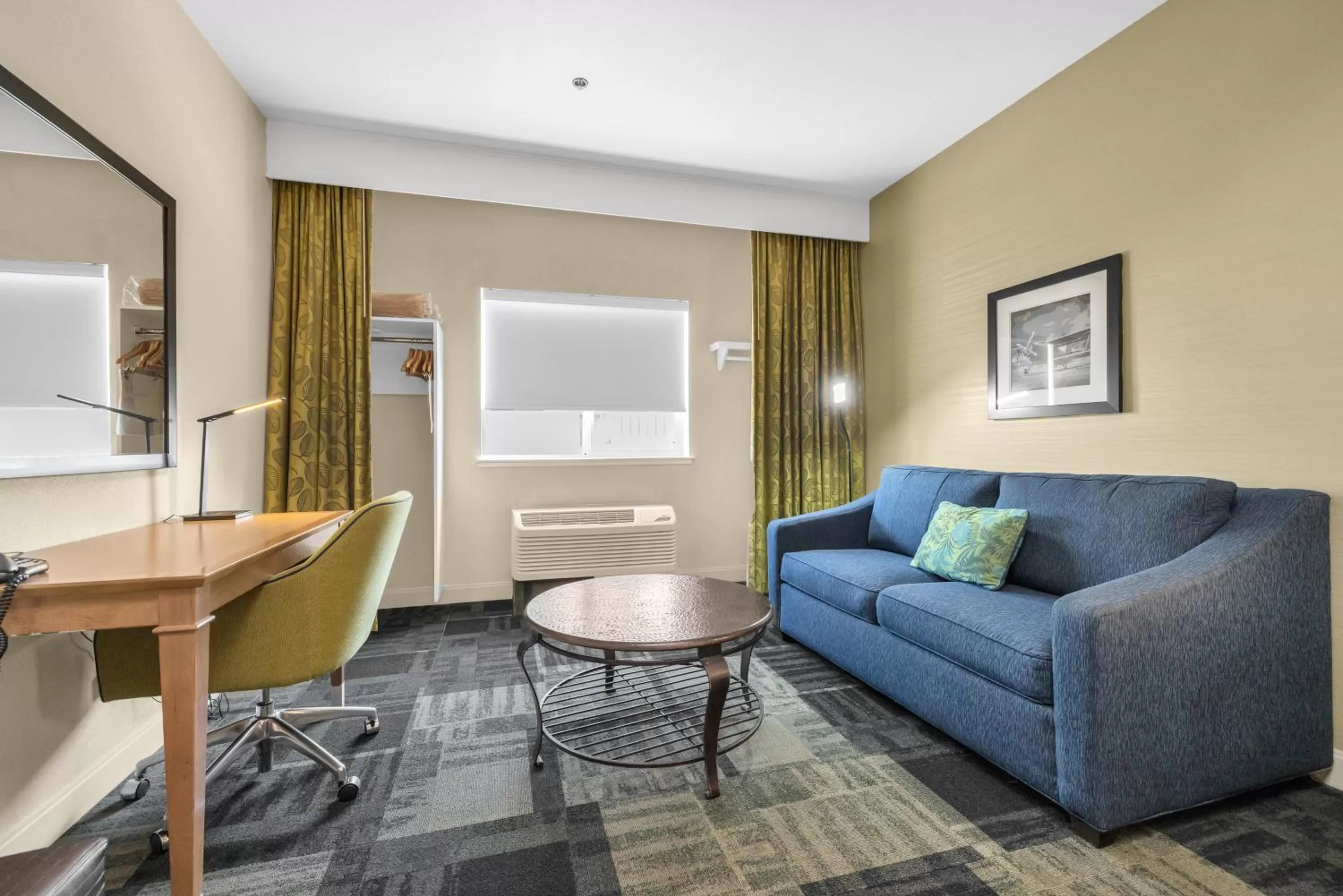 King Studio with Sofa Bed - Non-Smoking in Sonesta Essential Vacaville Napa Valley