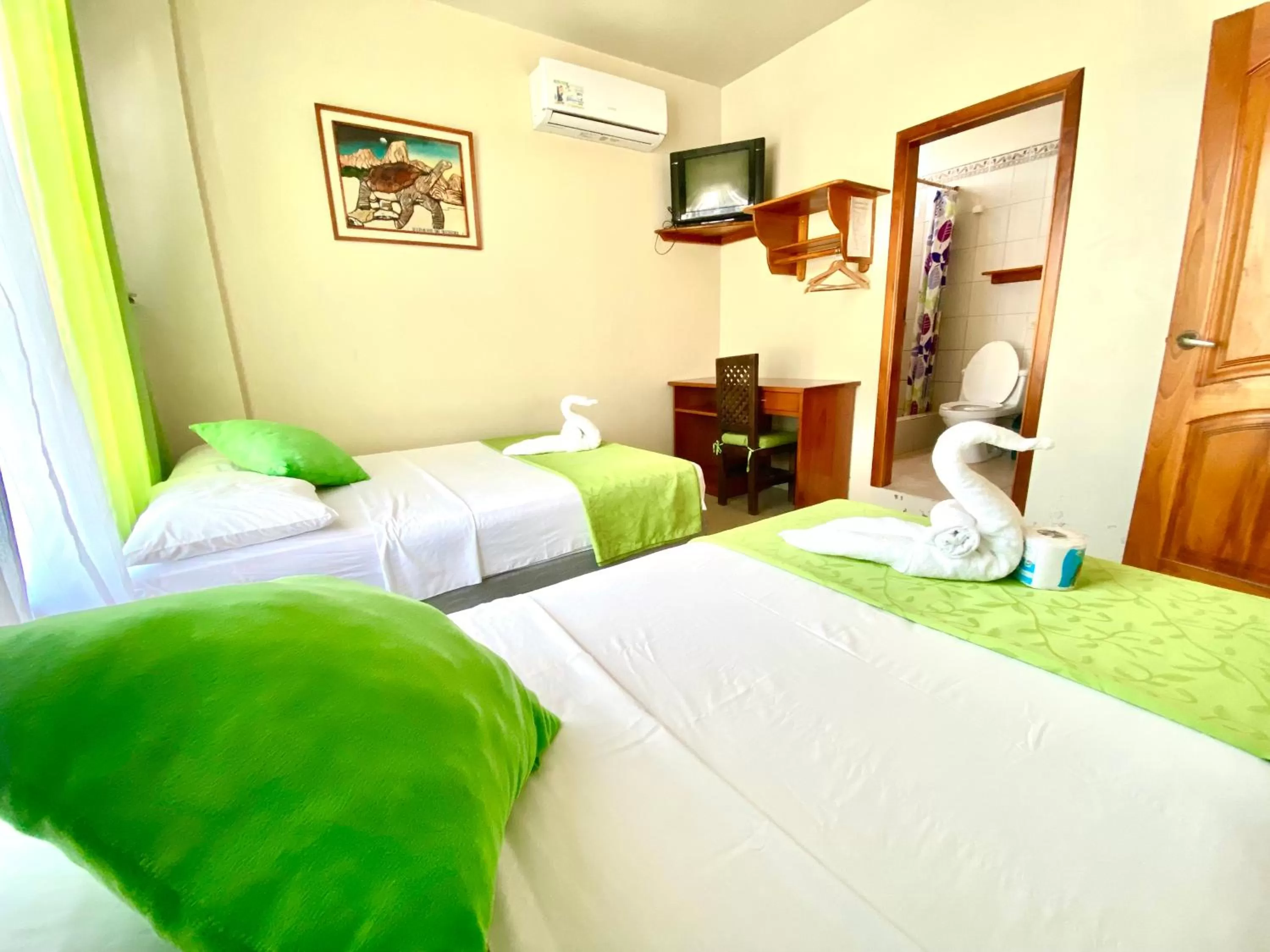 Photo of the whole room, Bed in El Rincón de George