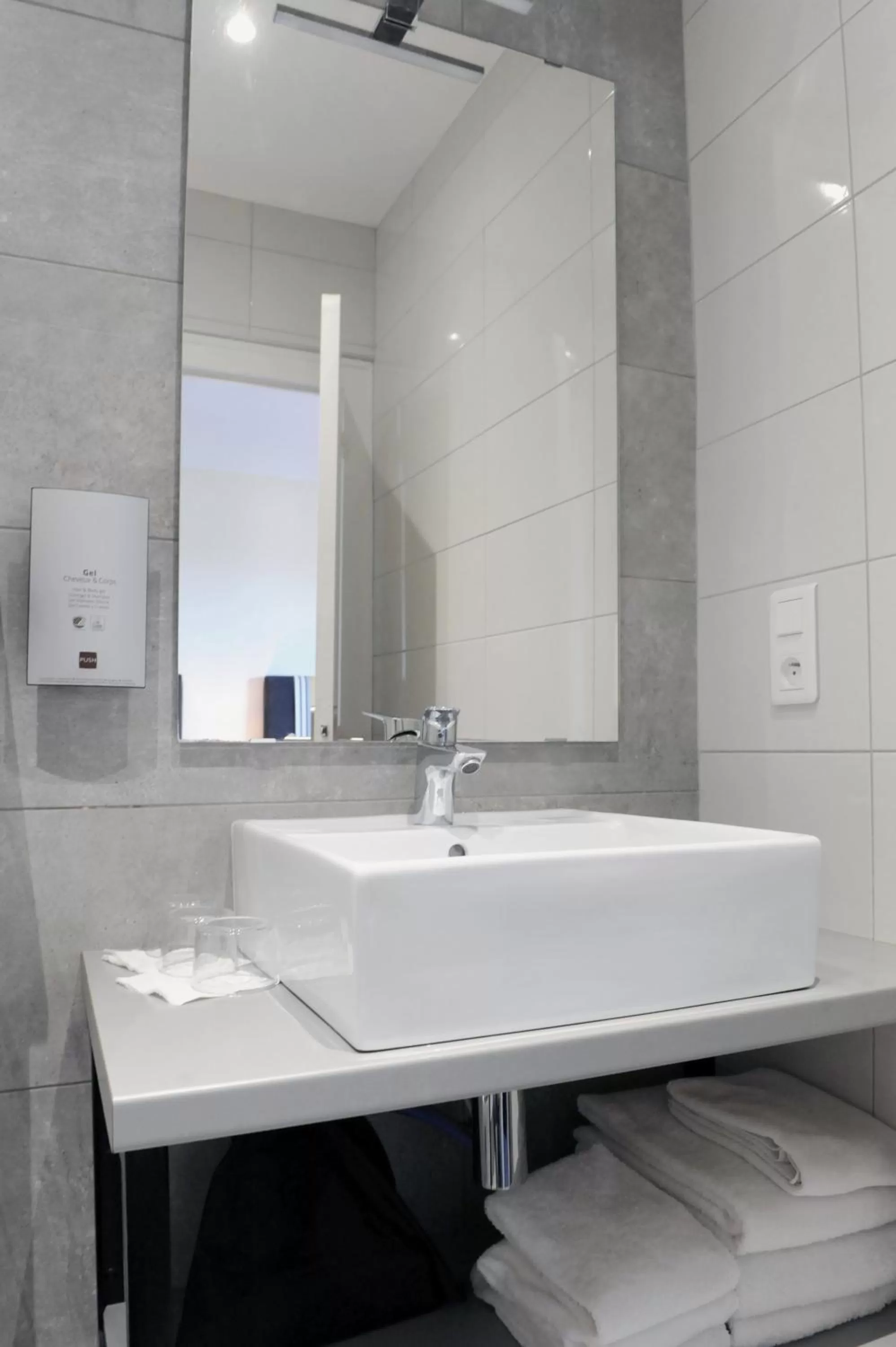 Bathroom in Logis Hôtel du Chêne