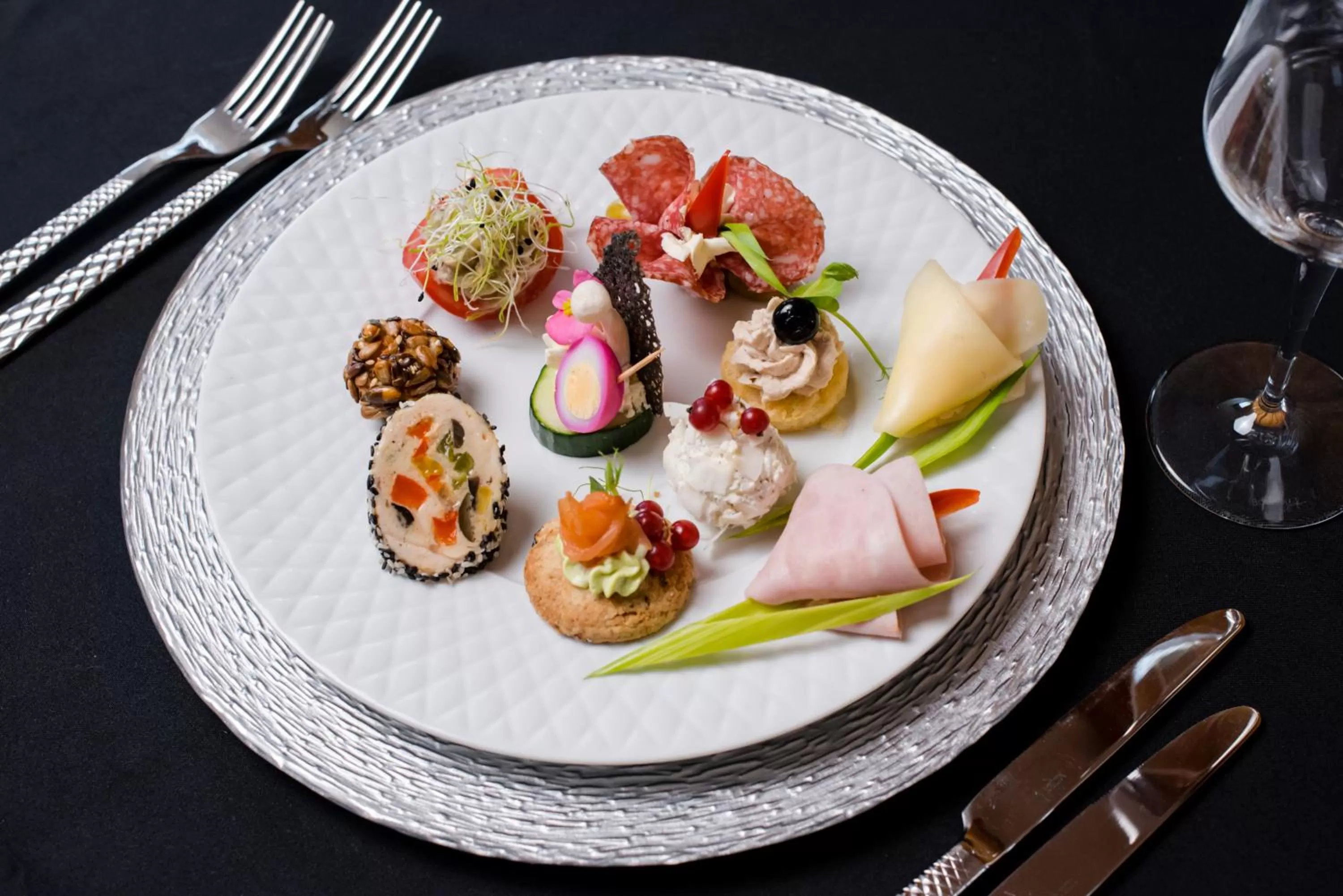 Restaurant/places to eat in Hotel Oxford By TimHotels