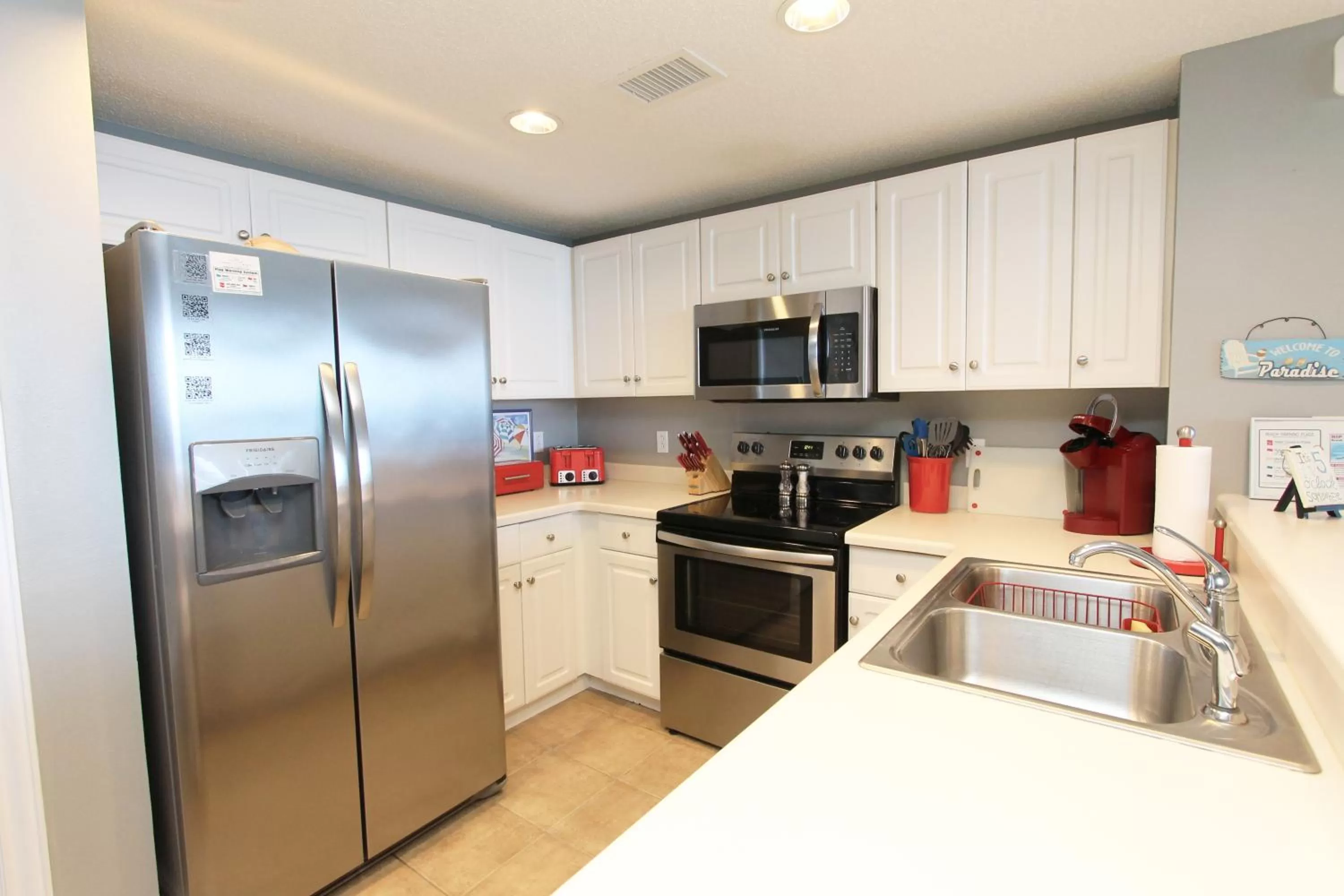 Kitchen or kitchenette, Kitchen/Kitchenette in Majestic Beach Resort, Panama City Beach, Fl