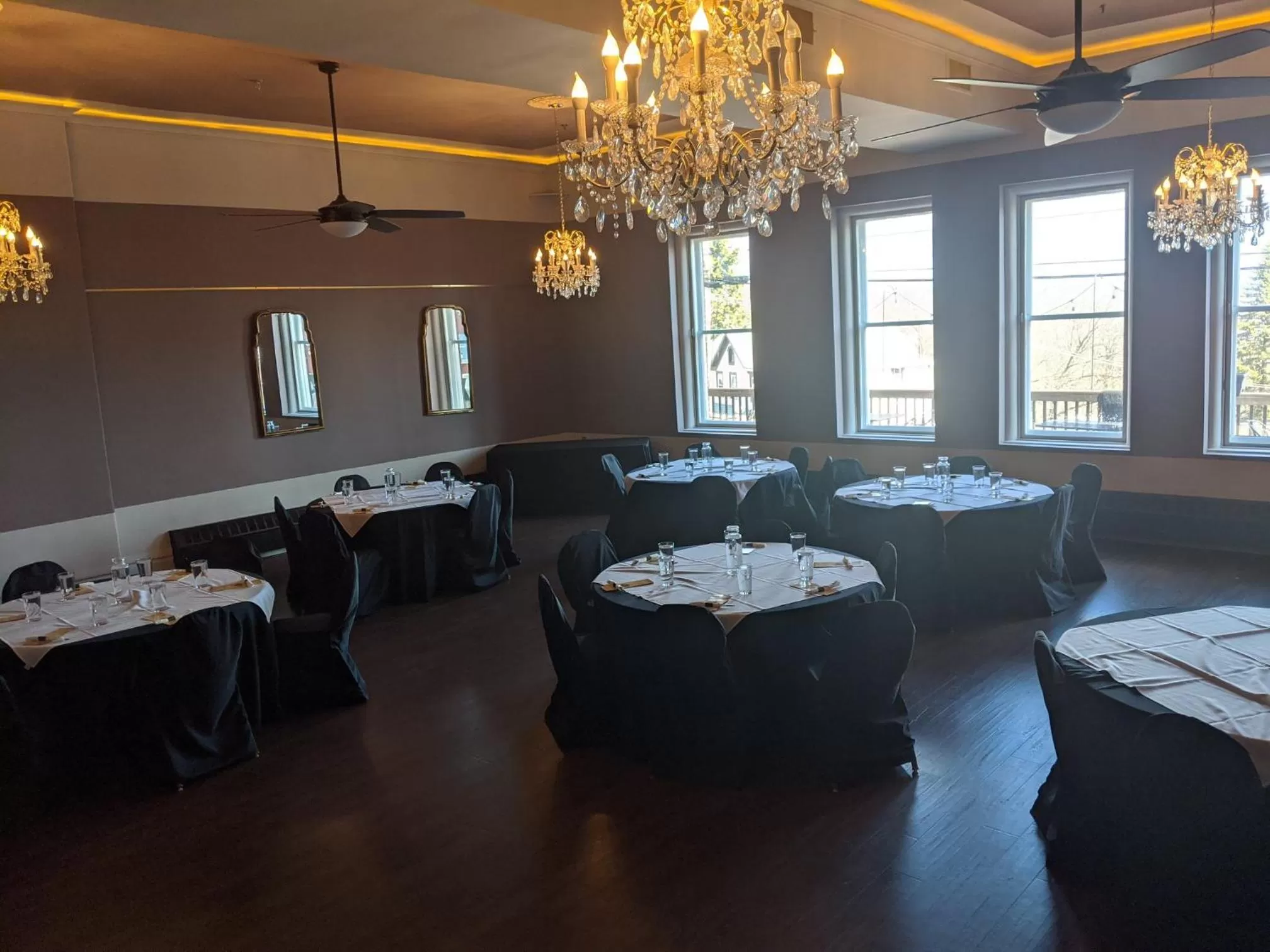 Property building, Restaurant/Places to Eat in Hotel Gunter