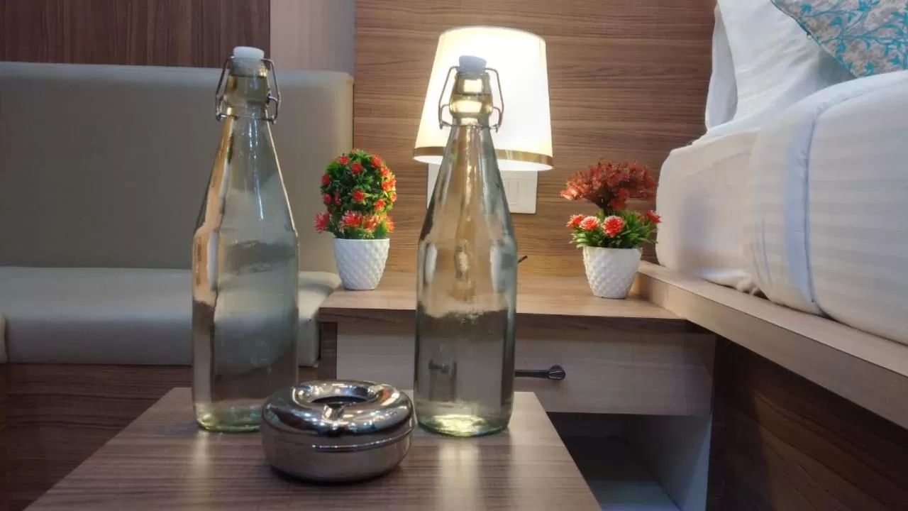 HOTEL CENTRAL SQUARE "A Couple Friendly Hotel"