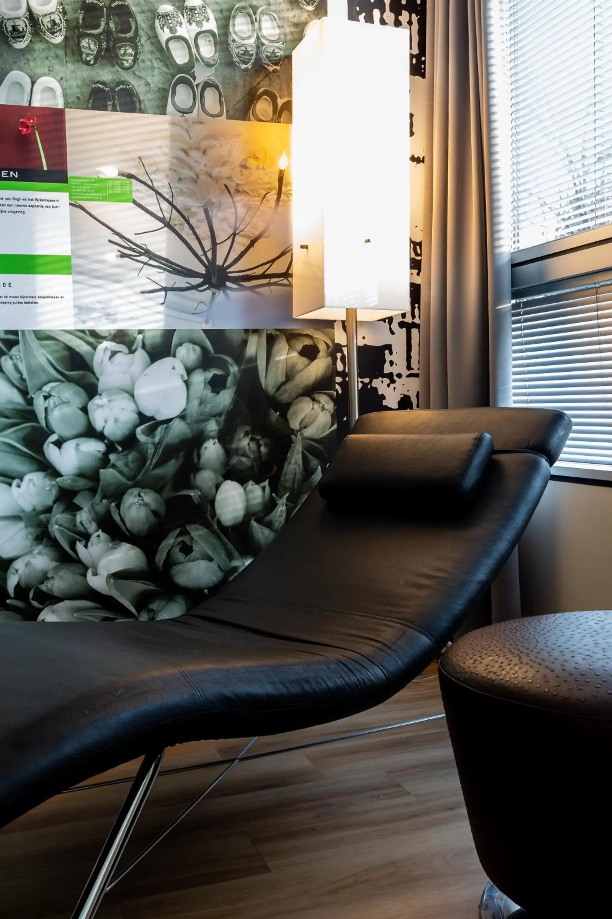 Basic Urban Double Room in Qbic Amsterdam WTC Basic Urban Double Room in Qbic Amsterdam WTC