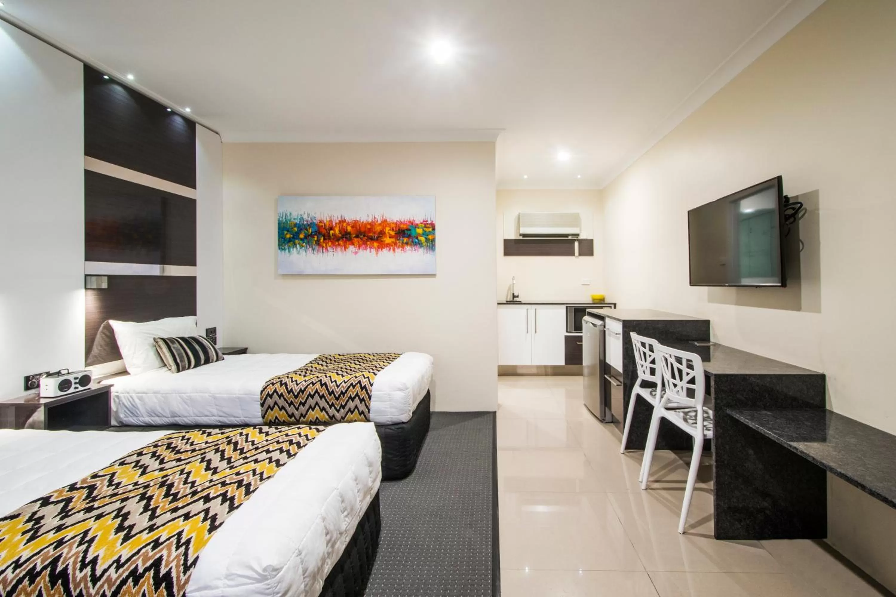 Bed in Abbey Motor Inn