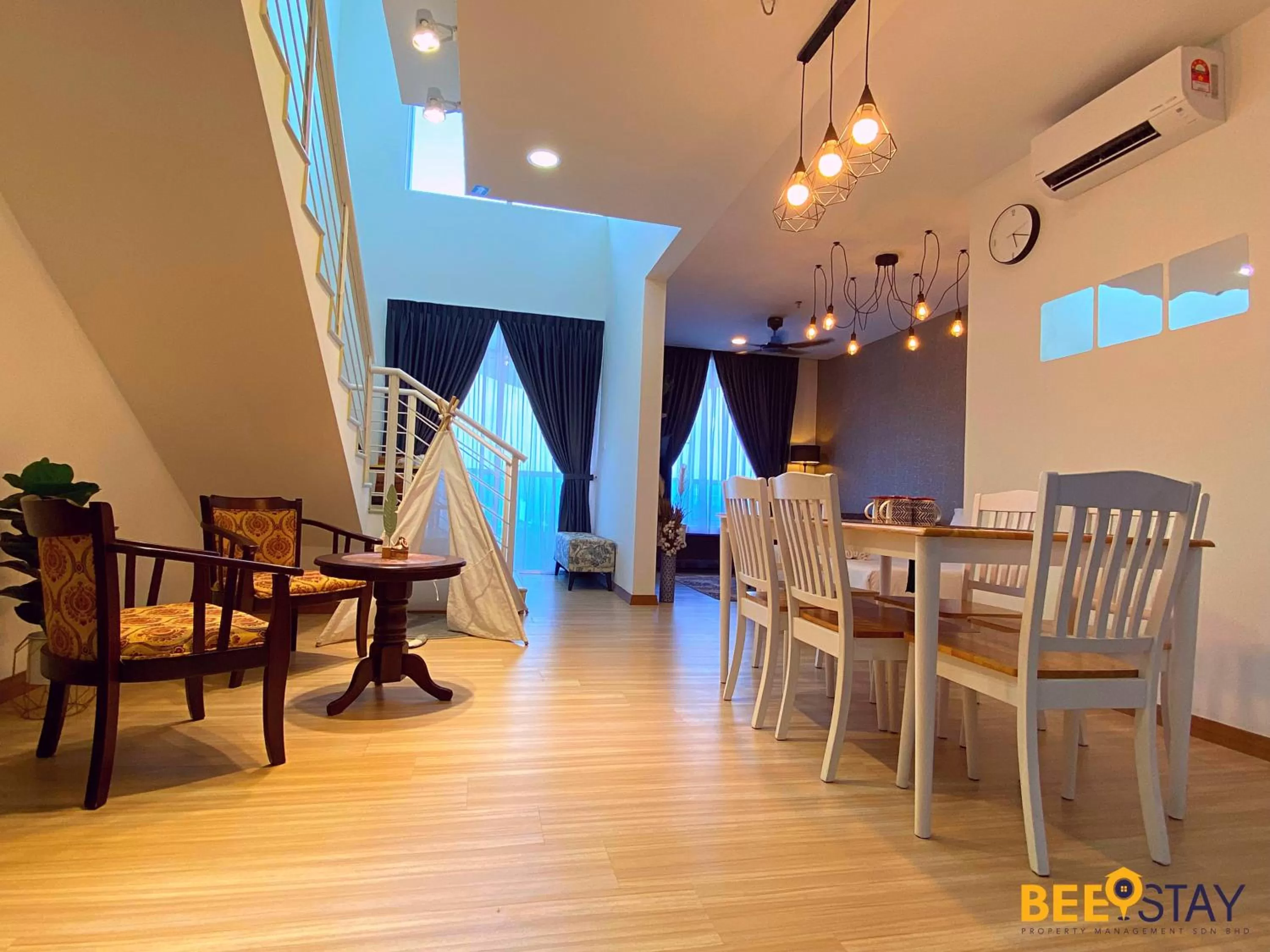 Restaurant/Places to Eat in The Wave Suites Melaka by BEESTAY