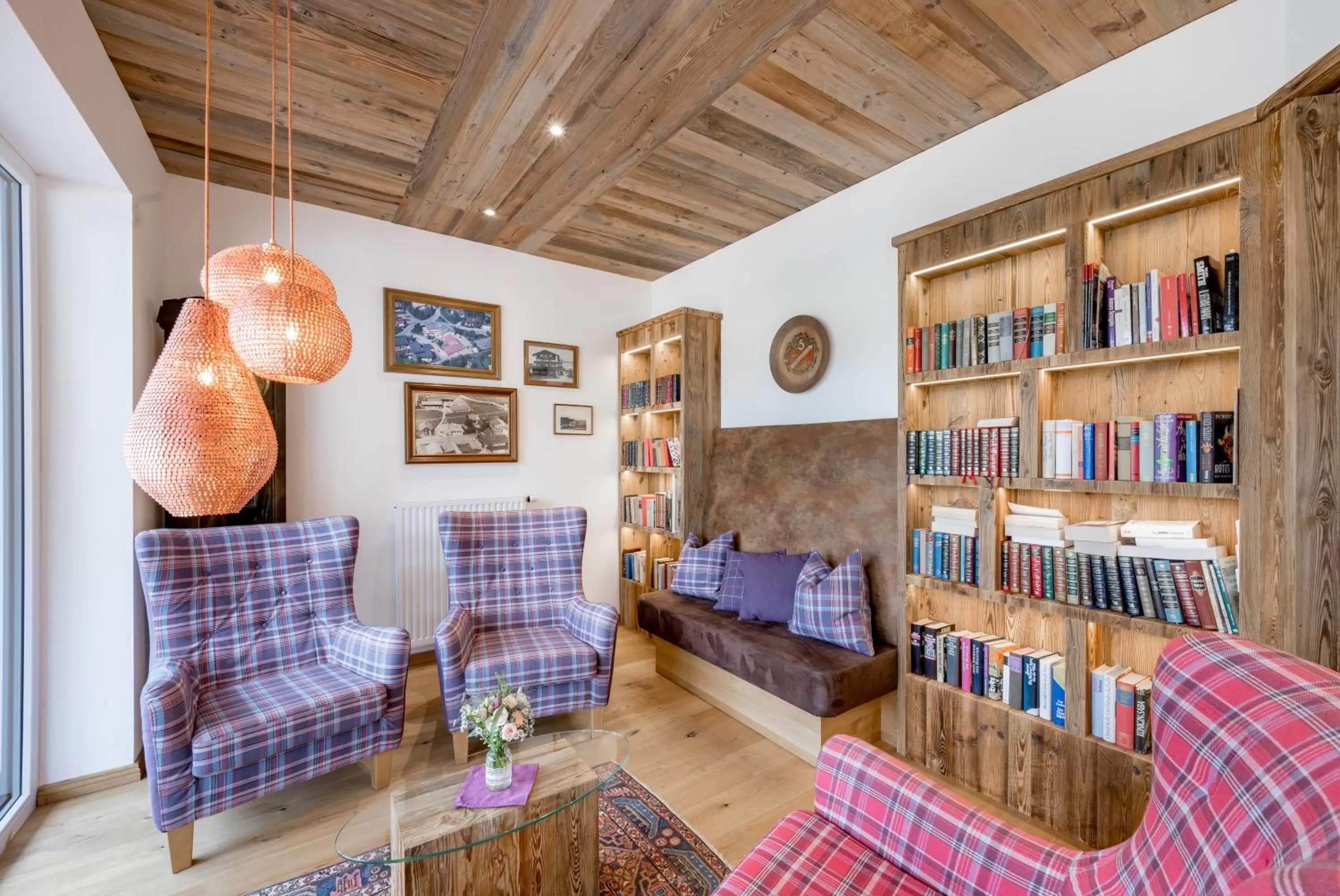 Seating area in Hotel Zum Gourmet