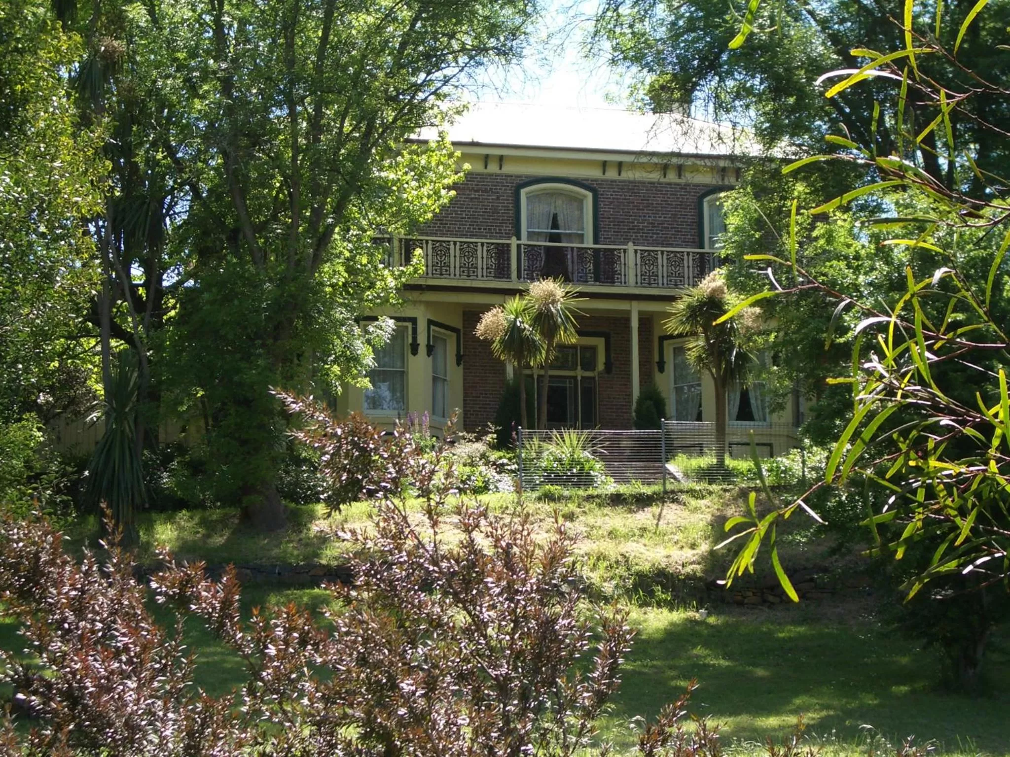 Facade/entrance, Property Building in Lucinda B&B