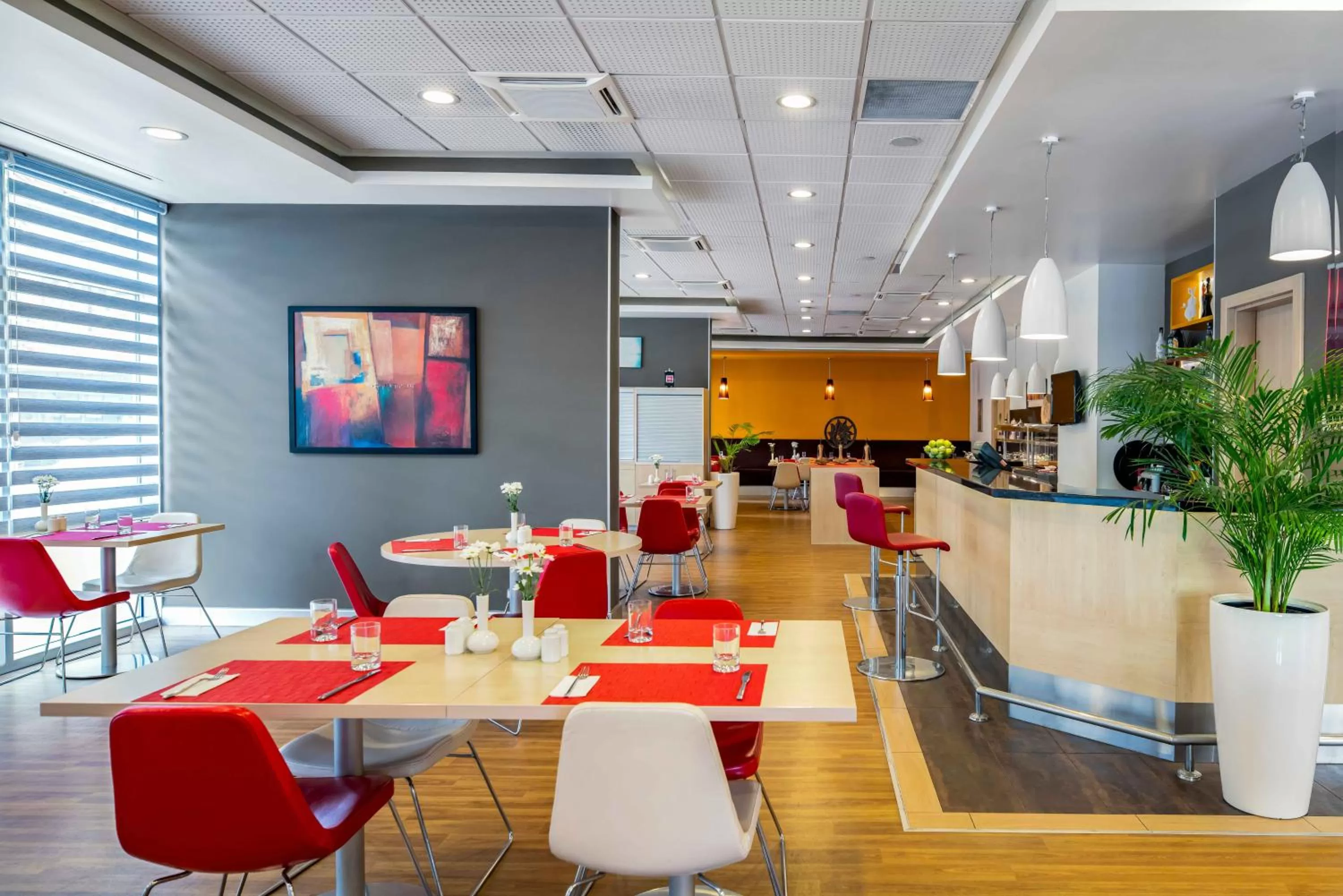 Restaurant/places to eat in Ibis Izmir Alsancak