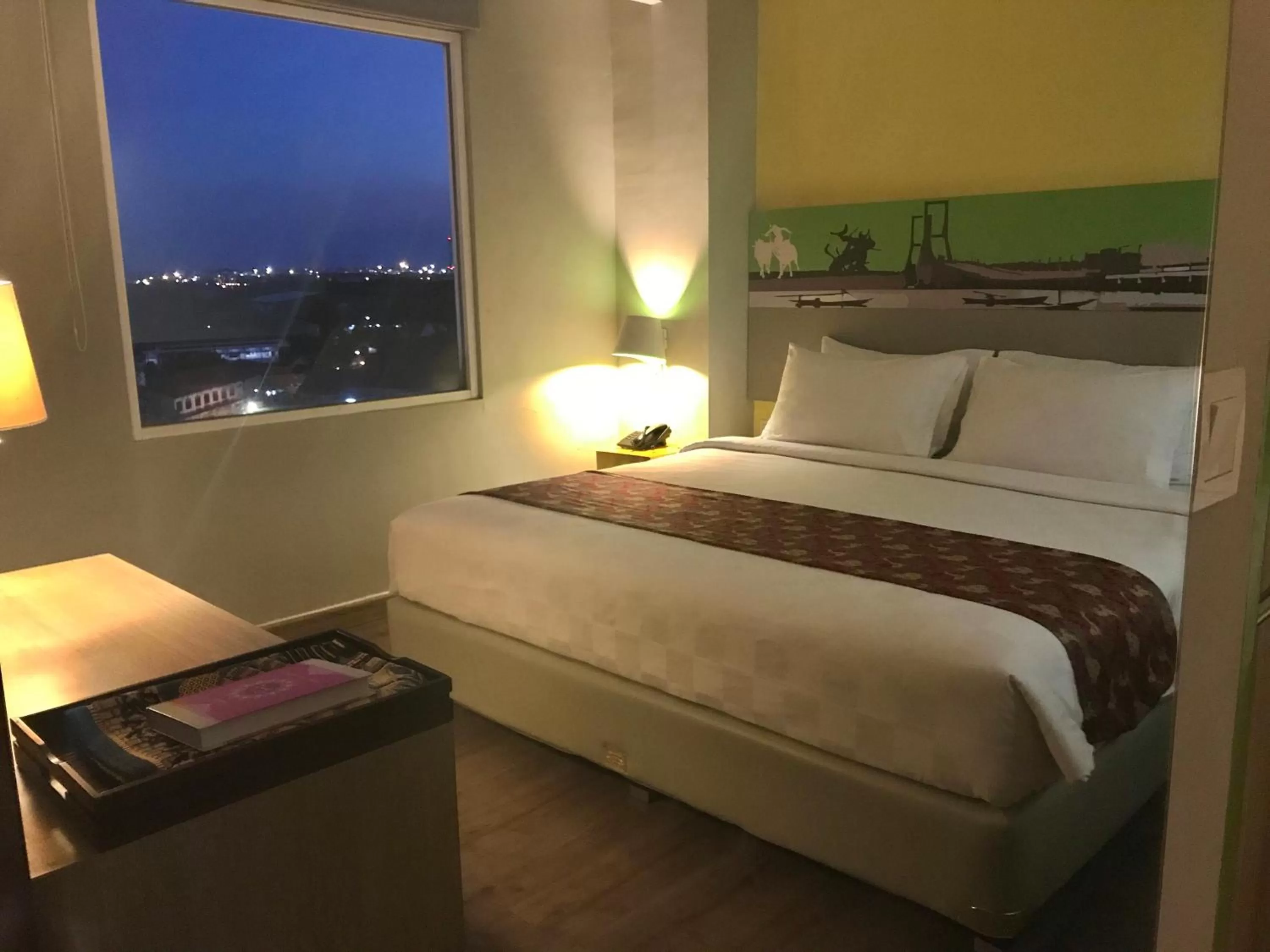 Bedroom, Bed in KHAS Surabaya Hotel