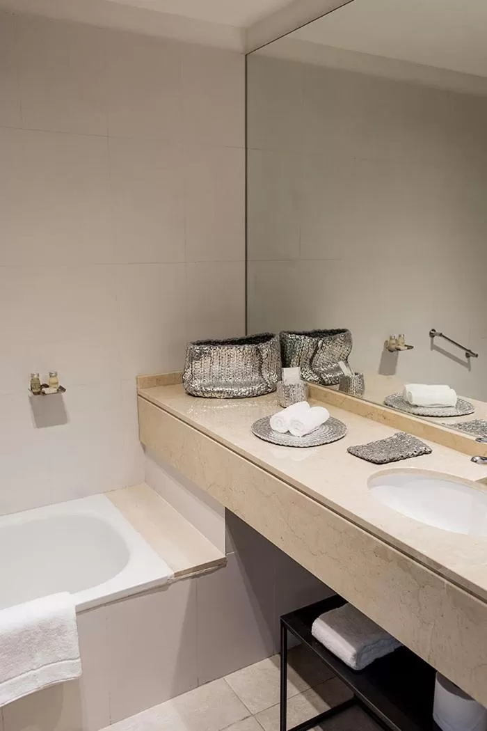 Bathroom in KOS Pilar Hotel