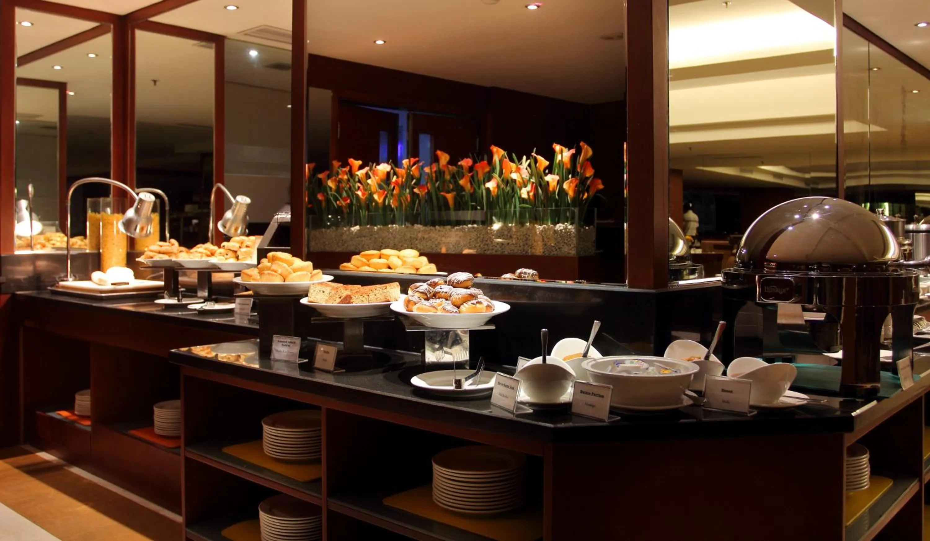 Restaurant/places to eat in Best Western Mangga Dua Hotel & Residence