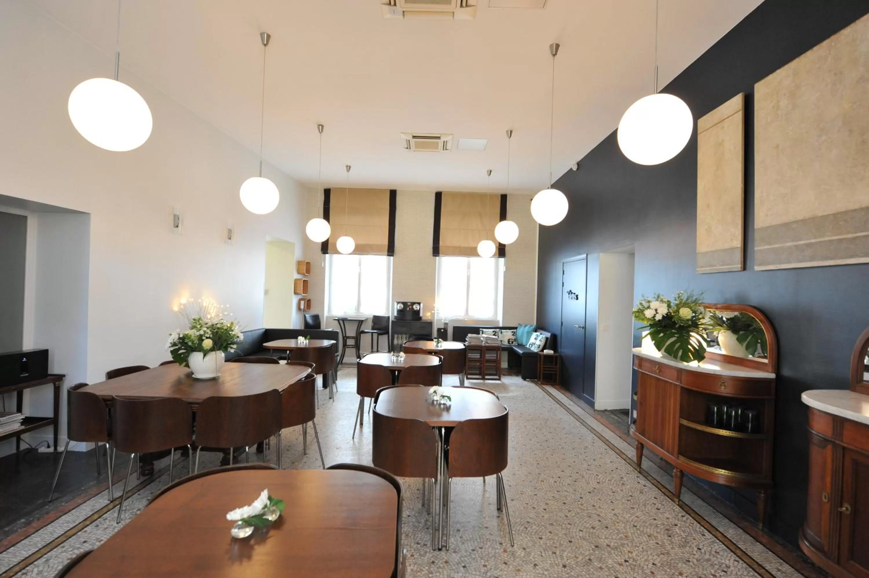 Area and facilities in The Originals Boutique, Hôtel Victoria, Fontainebleau