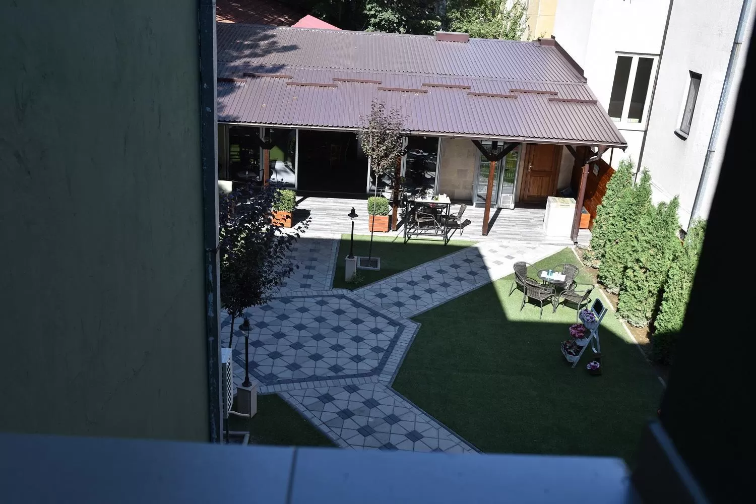 Villa Nina Hotel & Lounge bar