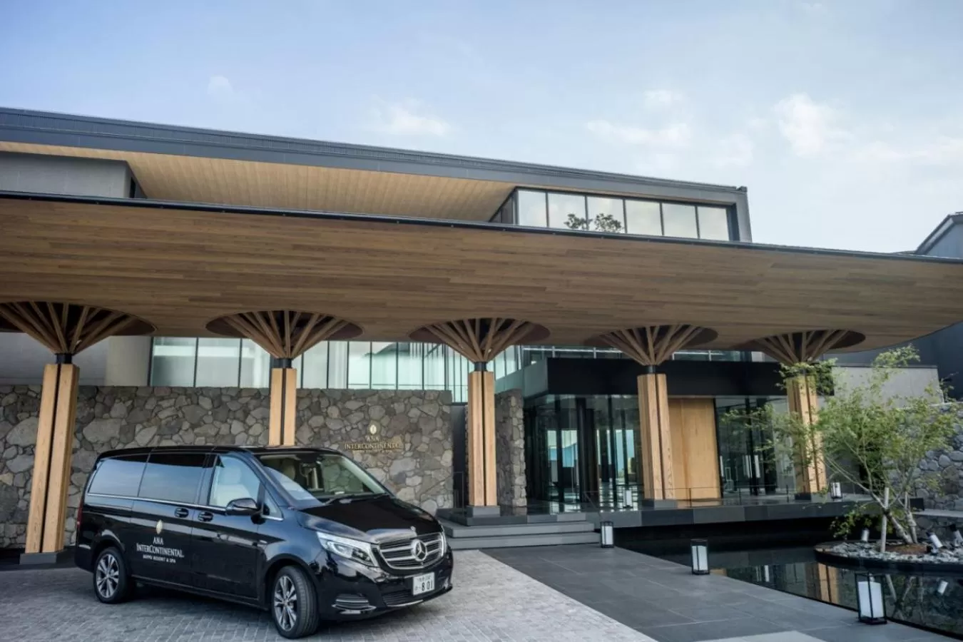 Facade/entrance in ANA InterContinental Beppu Resort & Spa by IHG