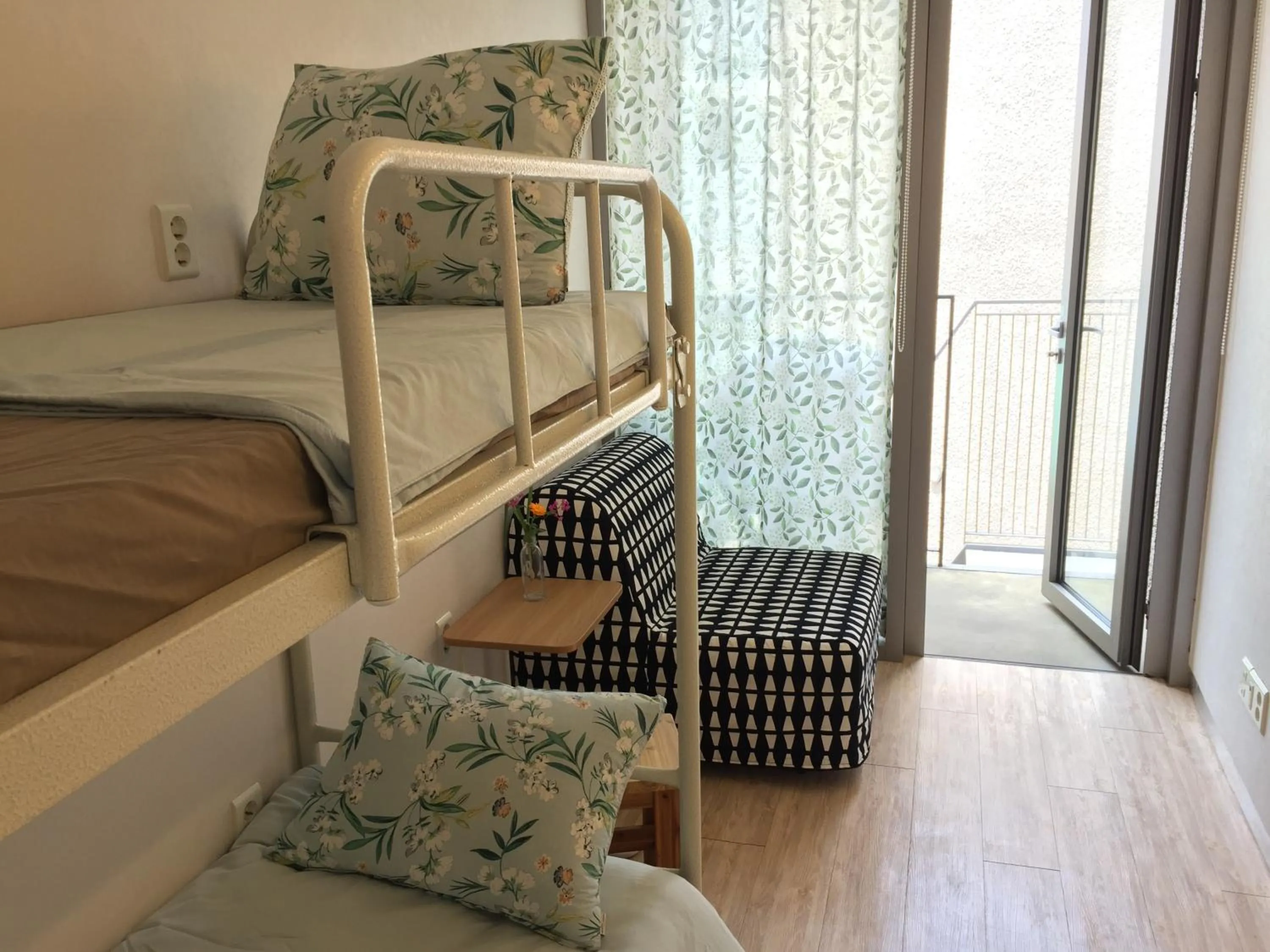 bunk bed, Bed in Inside Busan Hostel