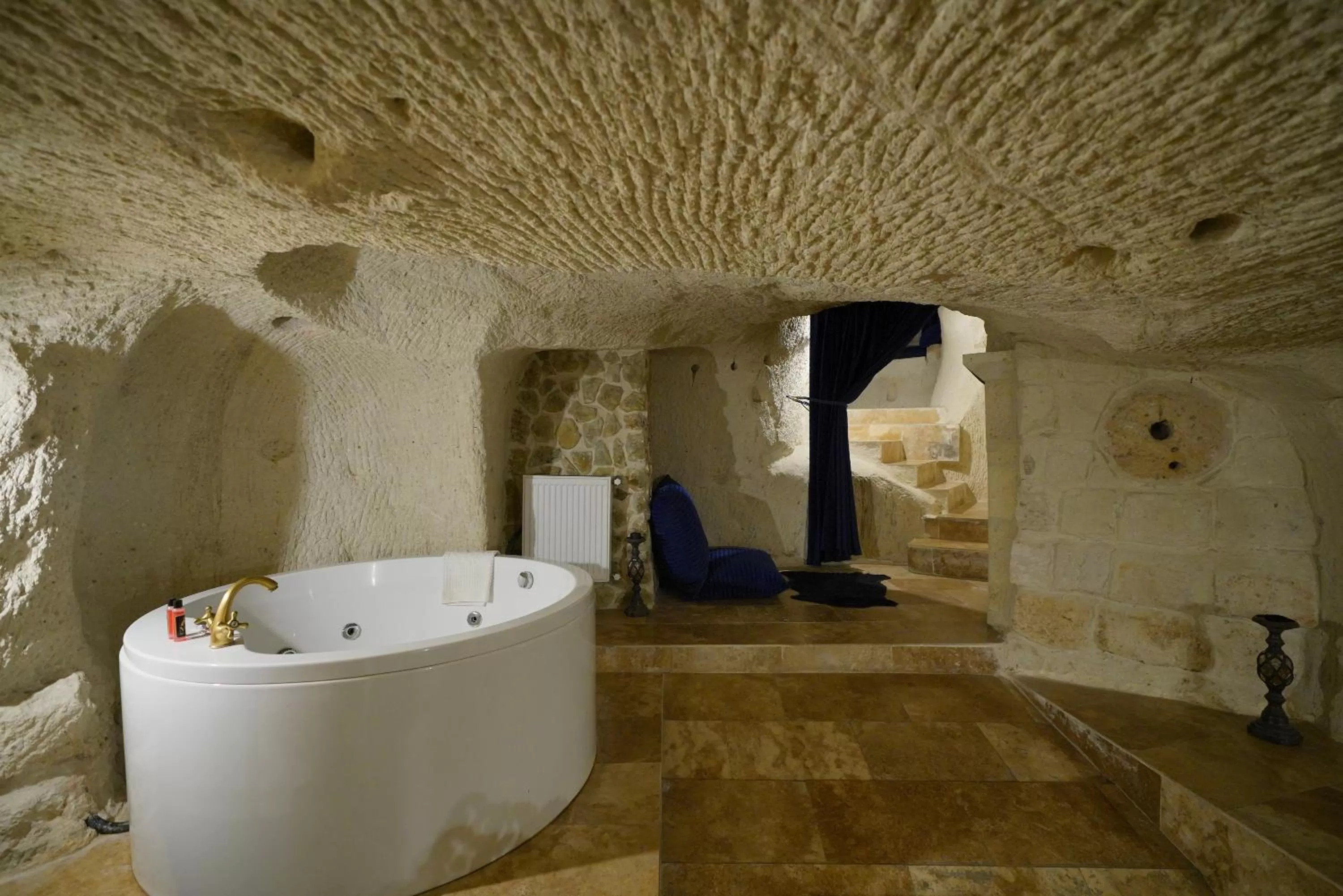 Hot Tub in Cappadocia Nar Cave House & Swimming Pool