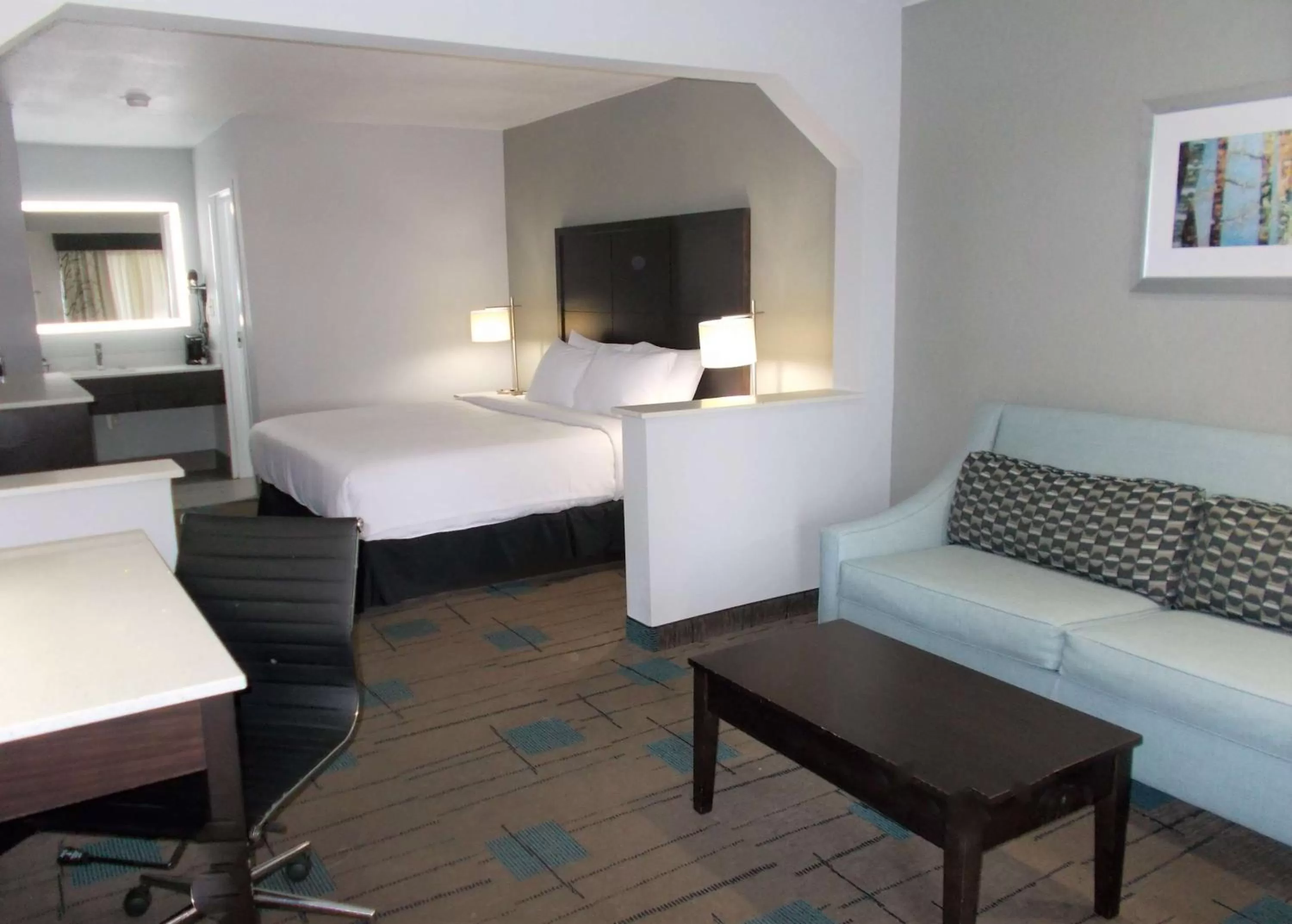 Photo of the whole room in SureStay Hotel by Best Western Richland