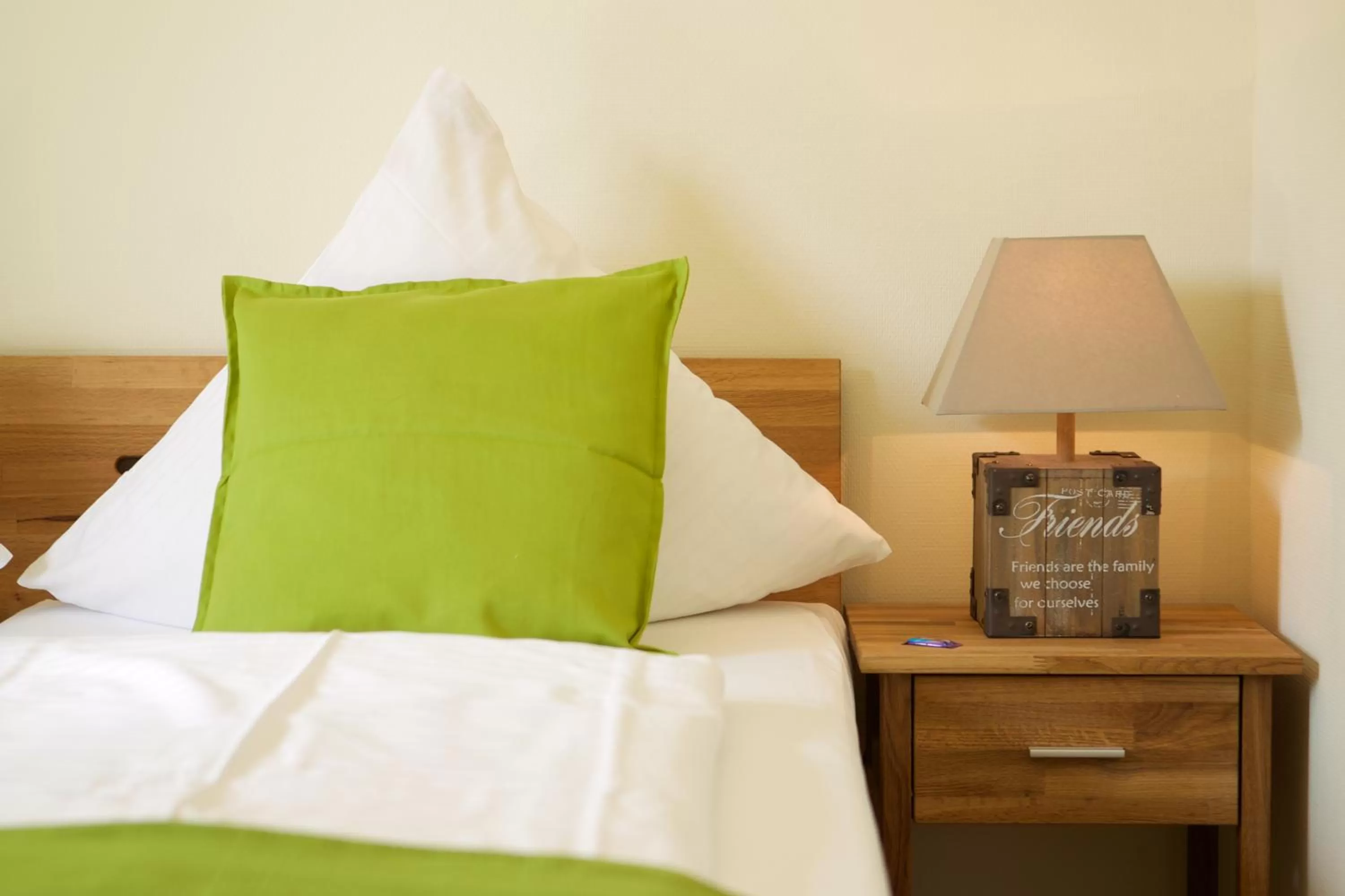 Decorative detail, Bed in Das Frühstückshotel Sankt Peter-Ording