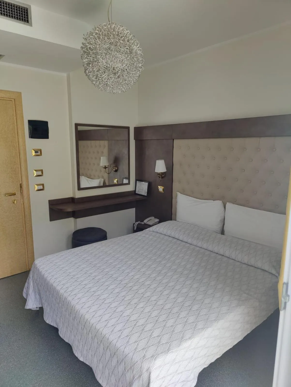 Bed in Hotel Ambassador