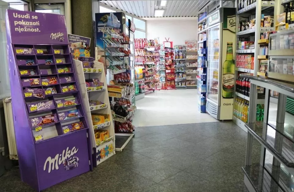 Supermarket/Shops in Motel Gas-Petrol