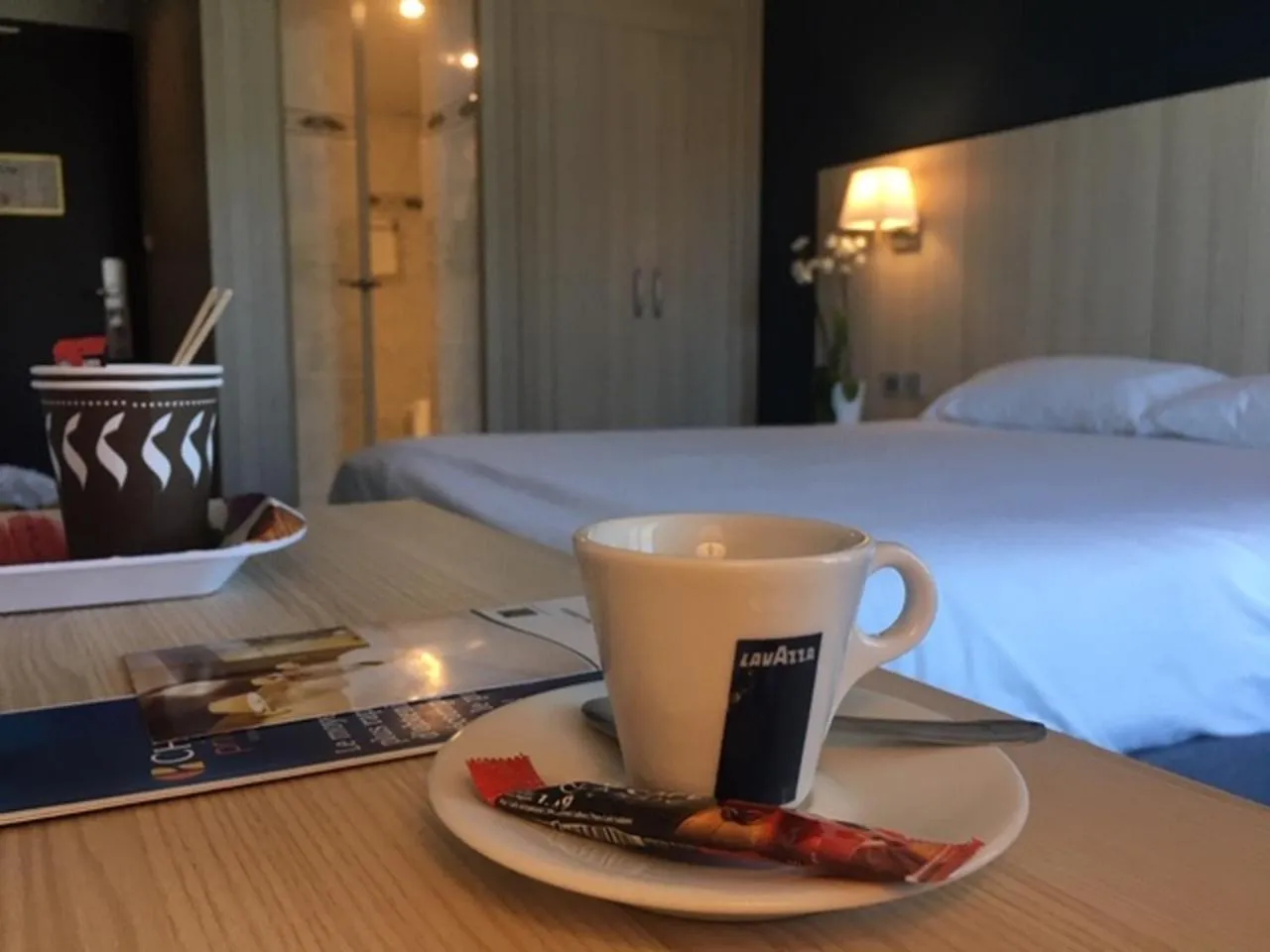 Coffee/tea facilities, Bed in Hôtel Christina Lourdes