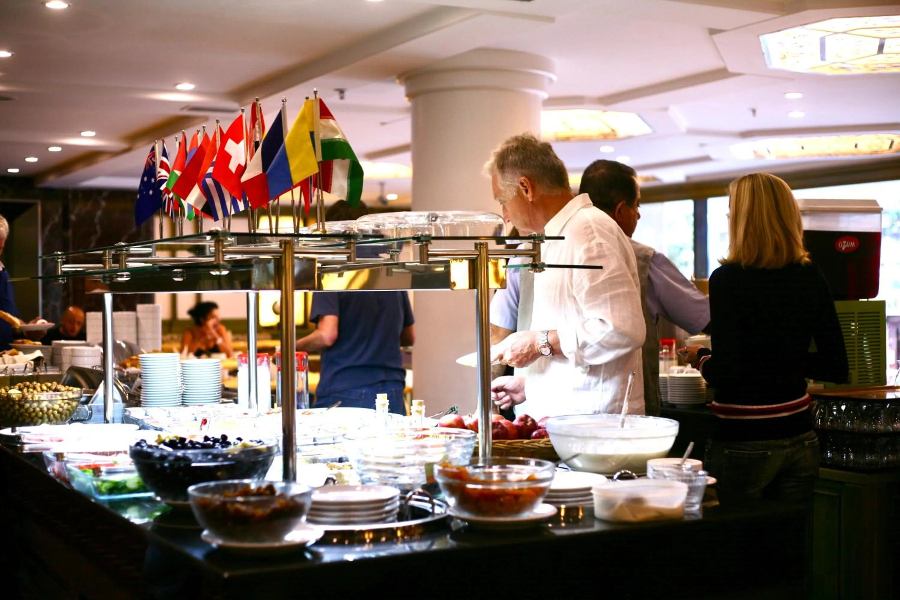 Restaurant/places to eat in Istanbul Royal Hotel