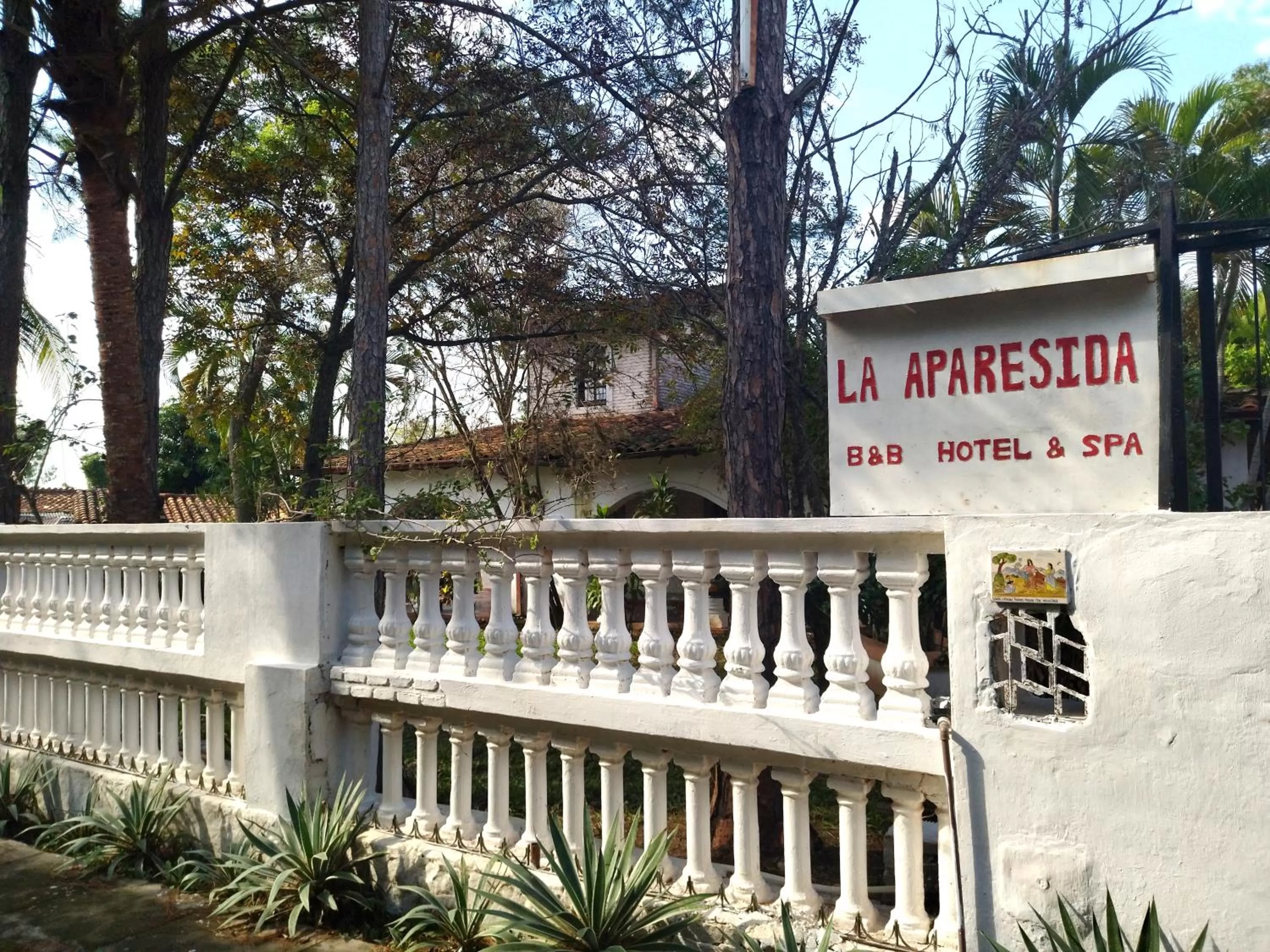 Property Building in Hotel La Aparesida