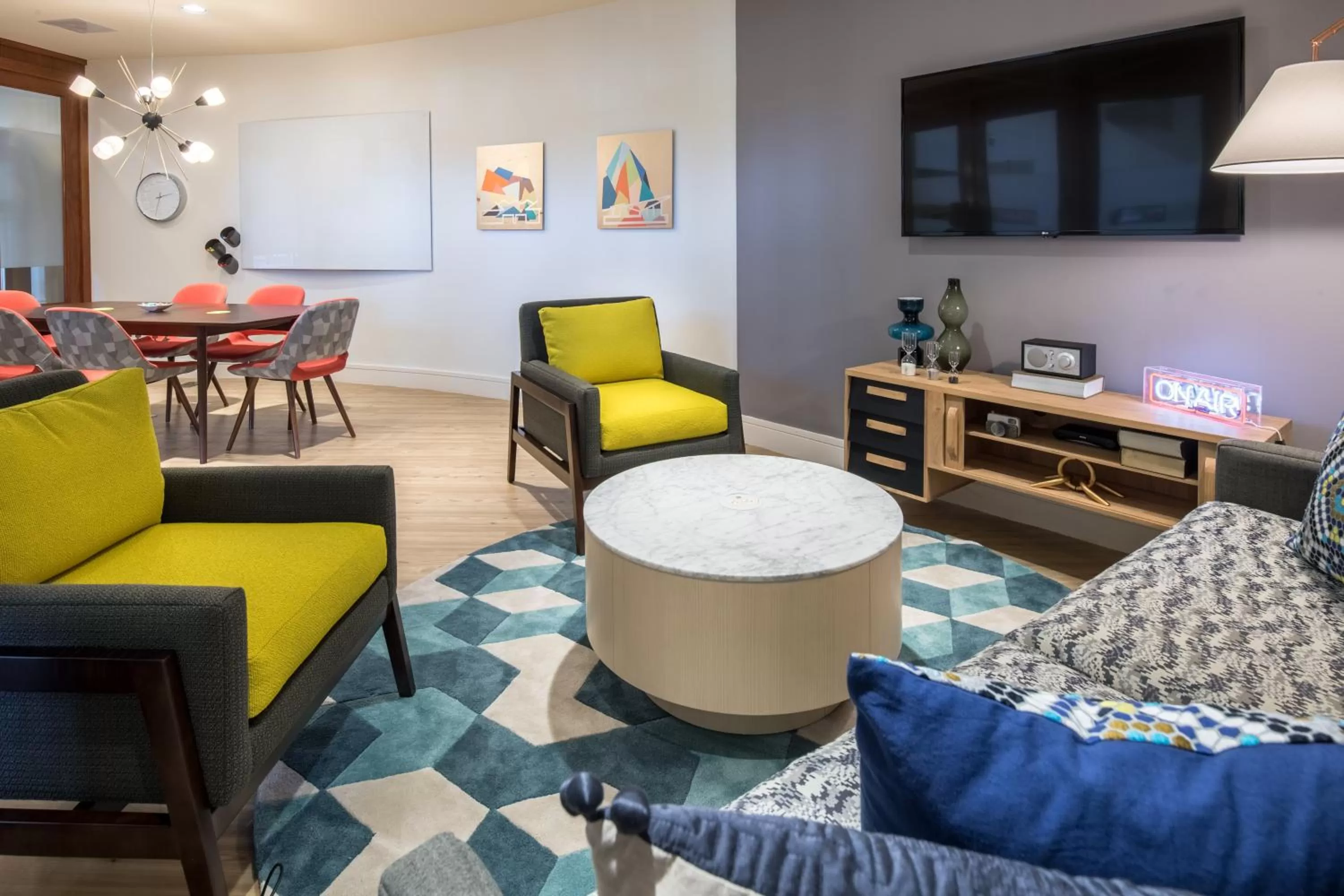 Meeting/conference room in Crowne Plaza Cabana Hotel by IHG