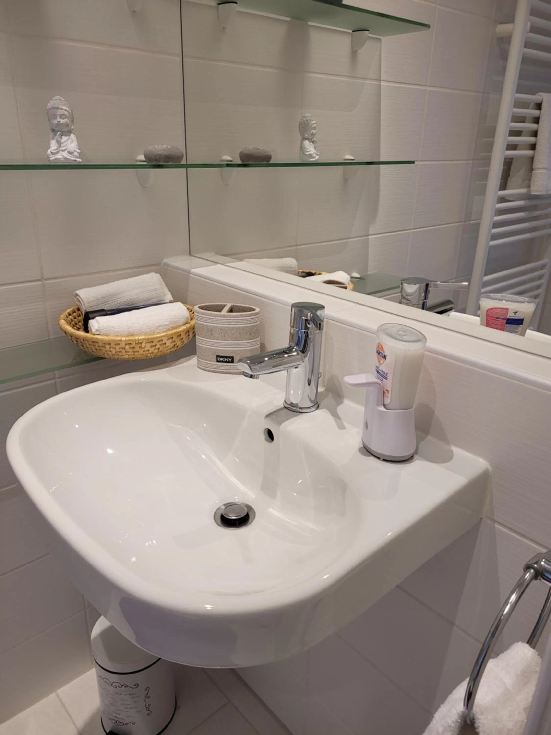 Bathroom in King Panorama mit Netflix