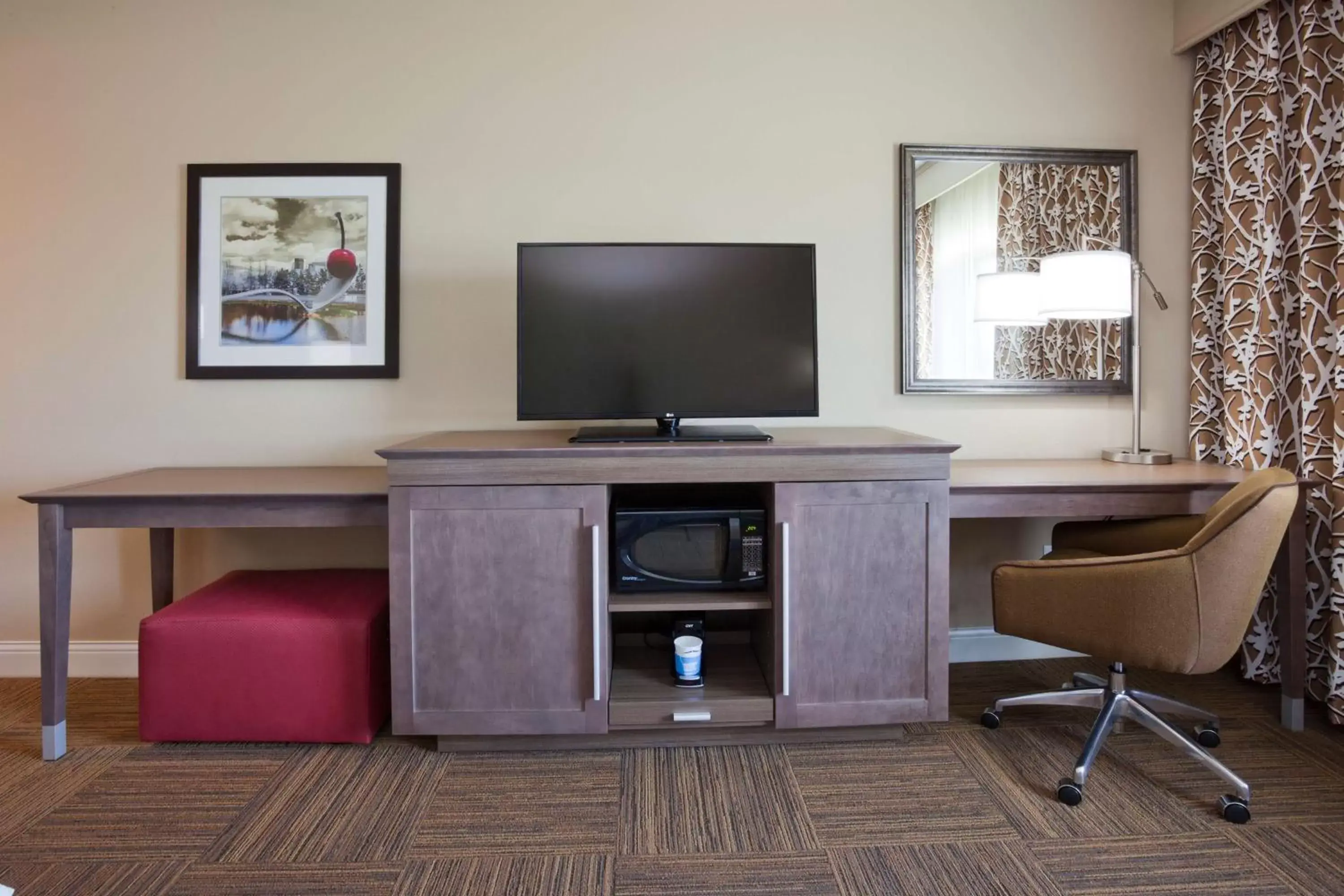 King Room - Hearing Access in Hampton Inn Minneapolis-Roseville,MN King Room - Hearing Access in Hampton Inn Minneapolis-Roseville,MN