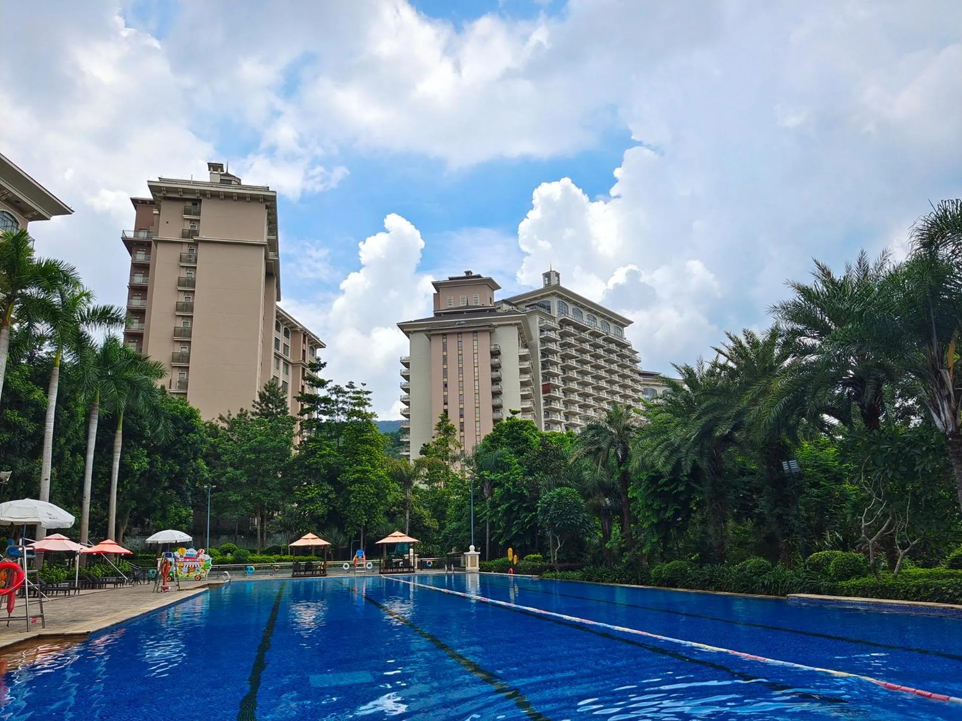 Swimming pool in Mission Hills Hotel Resorts Dongguan