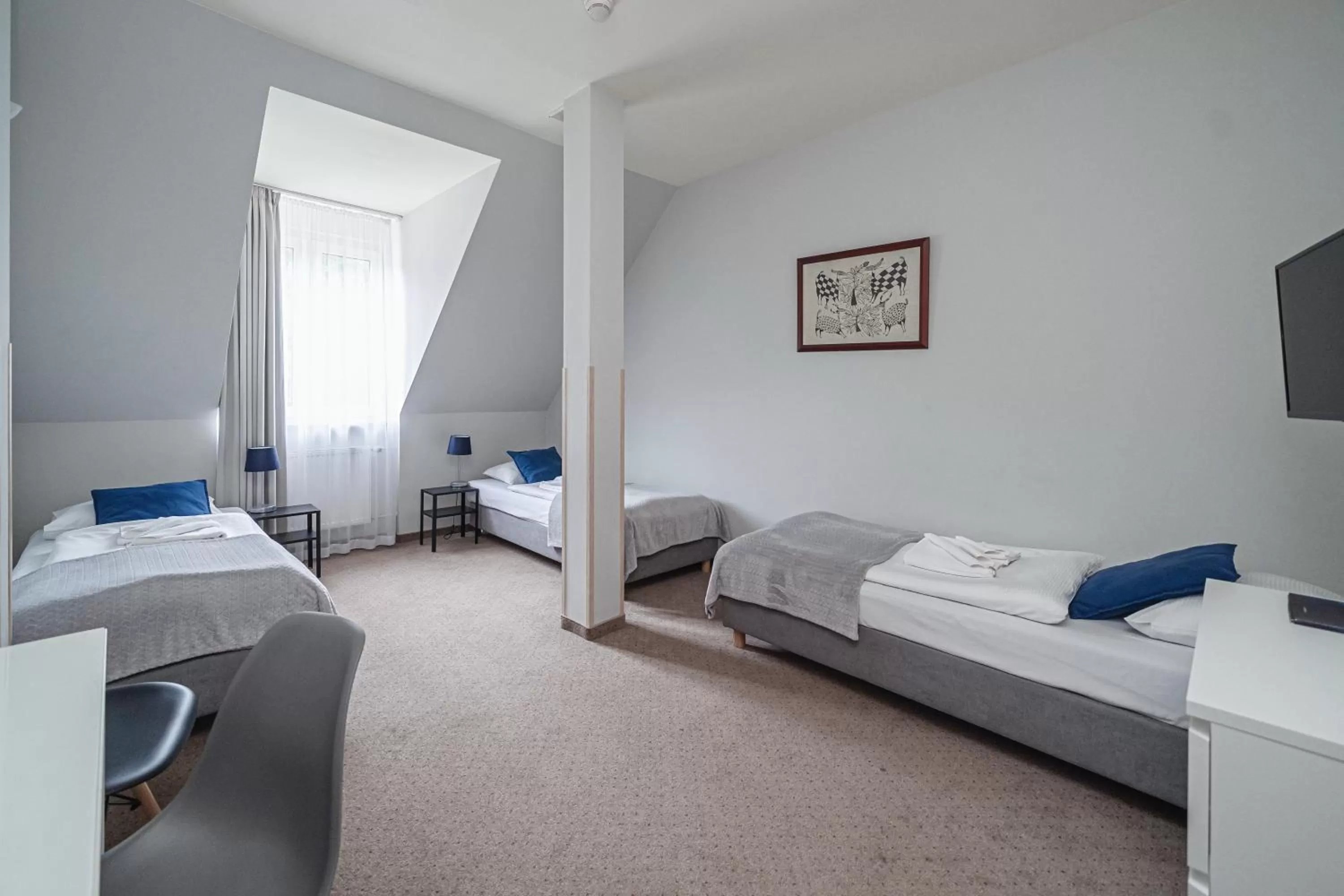 Photo of the whole room, Bed in Gronie Ski & Bike