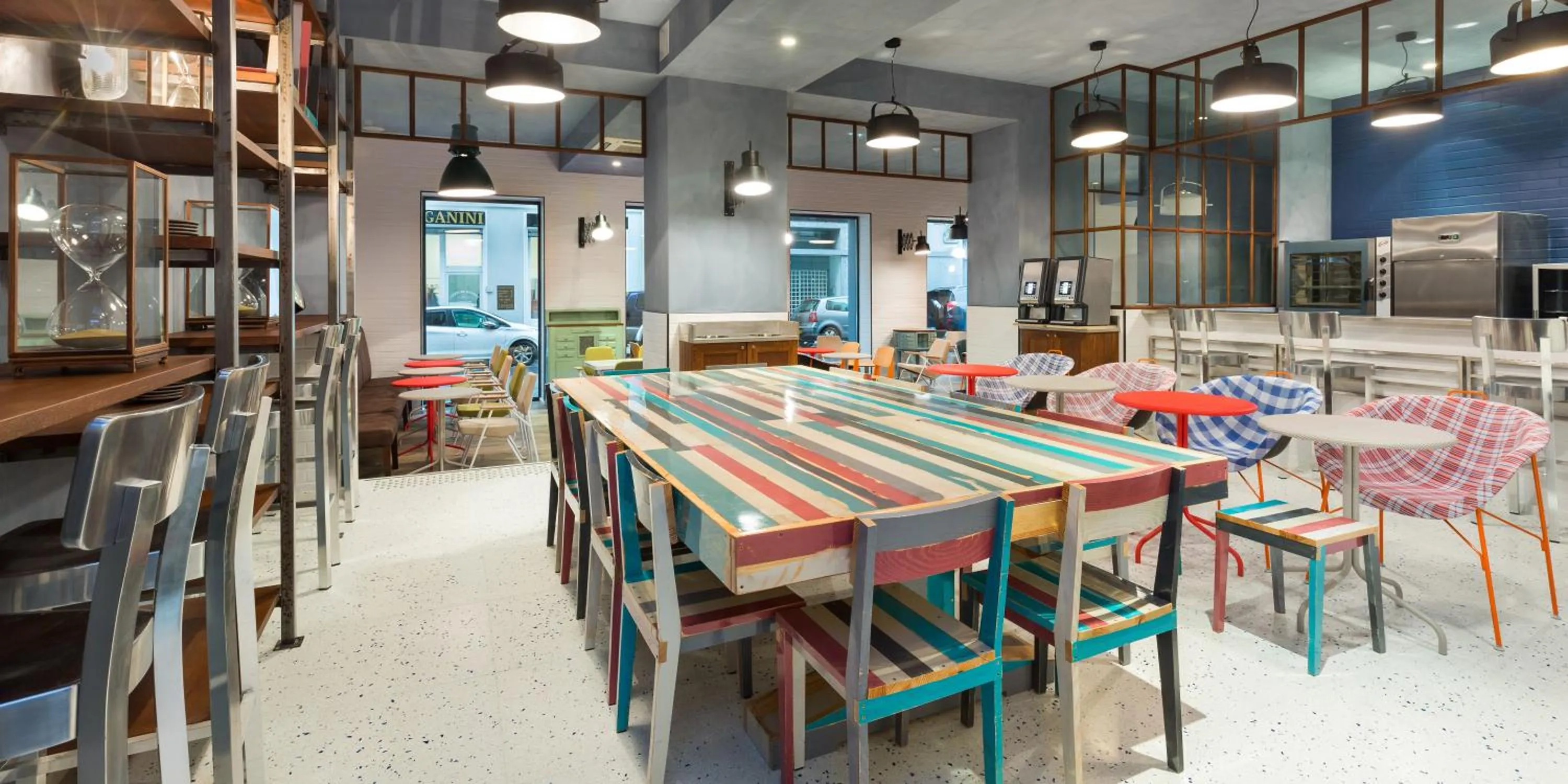 Lounge or bar, Restaurant/Places to Eat in Hôtel Ozz by Happyculture