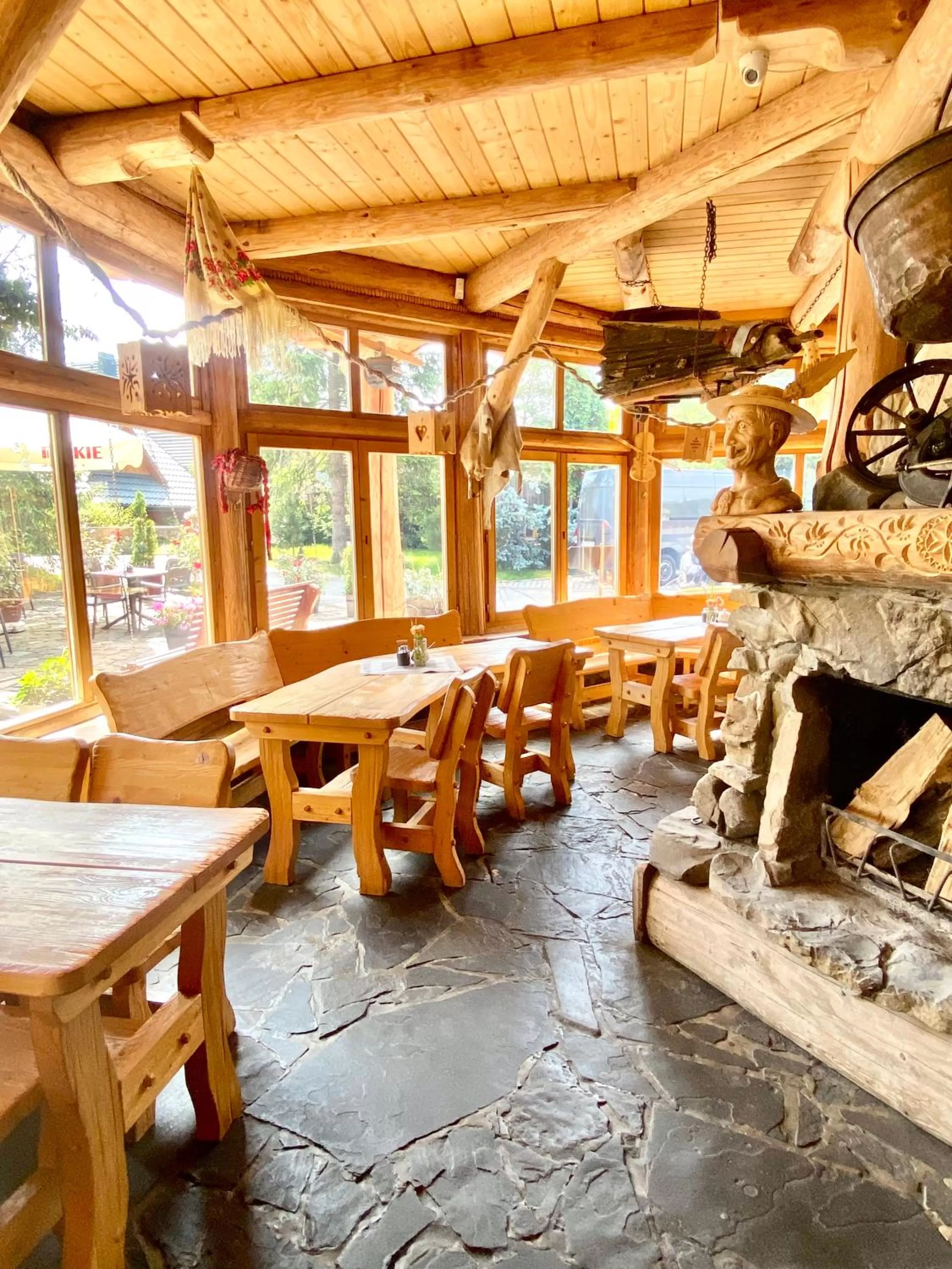 Restaurant/Places to Eat in Zajazd Białczański Dom Wypoczynkowy Restauracja